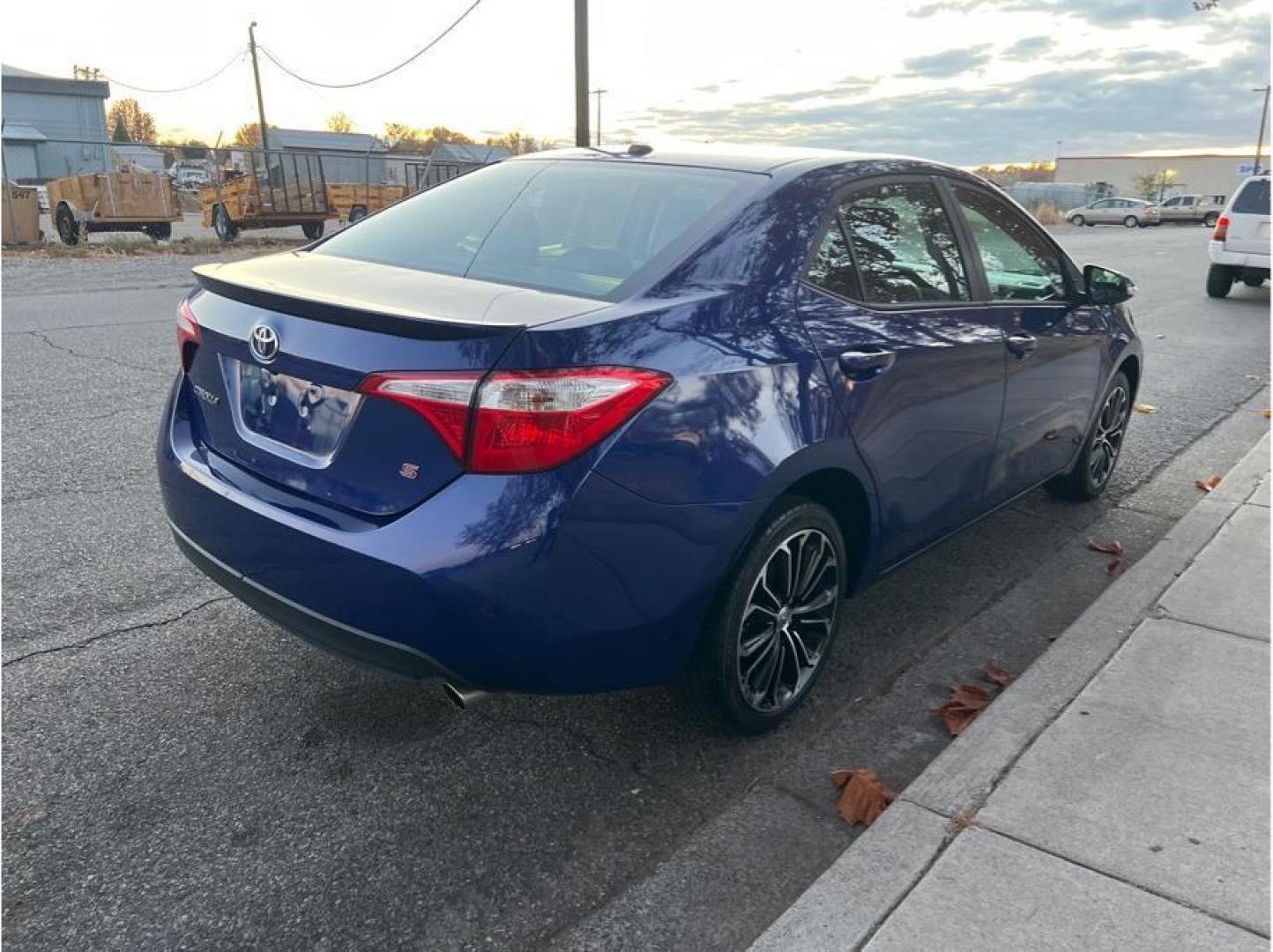 2014 Blue /No Color Toyota Corolla (5YFBURHE1EP) with an 4-Cyl, 1.8 Liter engine, Auto, CVTi-S w/Man Mode transmission, located at 607 W Columbia Drive, Kennewick, WA, 99336, (509) 987-1069, 46.216743, -119.126404 - Photo#4