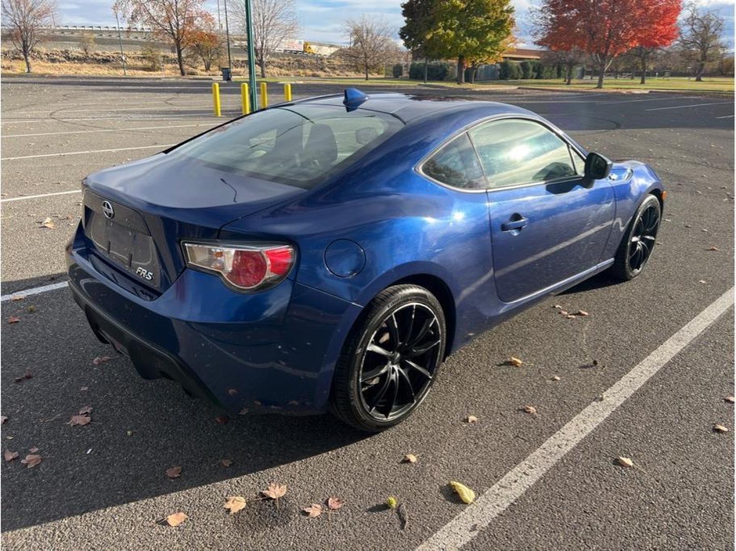 2015 Blue /No Color Scion FR-S (JF1ZNAA18F9) with an 4-Cyl, 2.0 Liter engine, Auto, 6-Spd Dyn Rev Mgmt transmission, located at 607 W Columbia Drive, Kennewick, WA, 99336, (509) 987-1069, 46.216743, -119.126404 - Photo#4