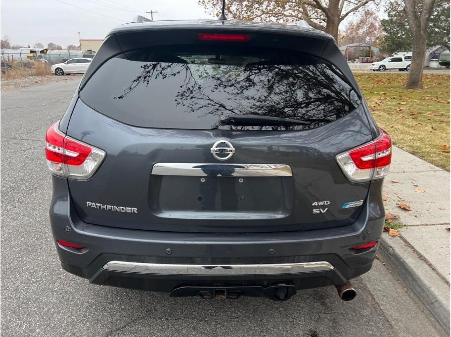 2014 Gray /No Color Nissan Pathfinder (5N1CR2MM0EC) with an 4-Cyl Hybrid Sprchrg 2.5L engine, Automatic, Xtronic CVT transmission, located at 607 W Columbia Drive, Kennewick, WA, 99336, (509) 987-1069, 46.216743, -119.126404 - Photo#5