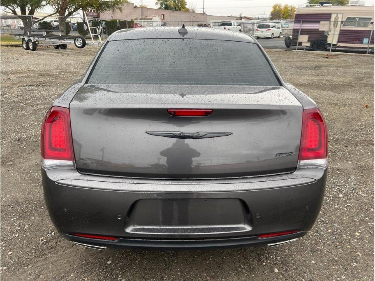 2022 Gray /No Color Chrysler 300 (2C3CCADG0NH) with an V6, 3.6 Liter engine, Automatic, 8-Spd transmission, located at 607 W Columbia Drive, Kennewick, WA, 99336, (509) 987-1069, 46.216743, -119.126404 - Photo#5