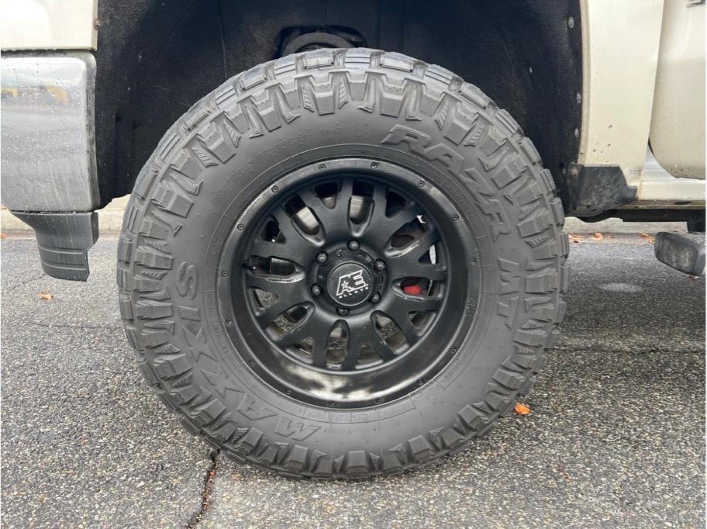 2014 White /No Color Chevrolet Silverado 1500 Crew Cab (3GCUKREC9EG) with an V8 EcoTec3 Flex Fuel 5.3L engine, Auto, 6-Spd HD Overdrive transmission, located at 607 W Columbia Drive, Kennewick, WA, 99336, (509) 987-1069, 46.216743, -119.126404 - Photo#19