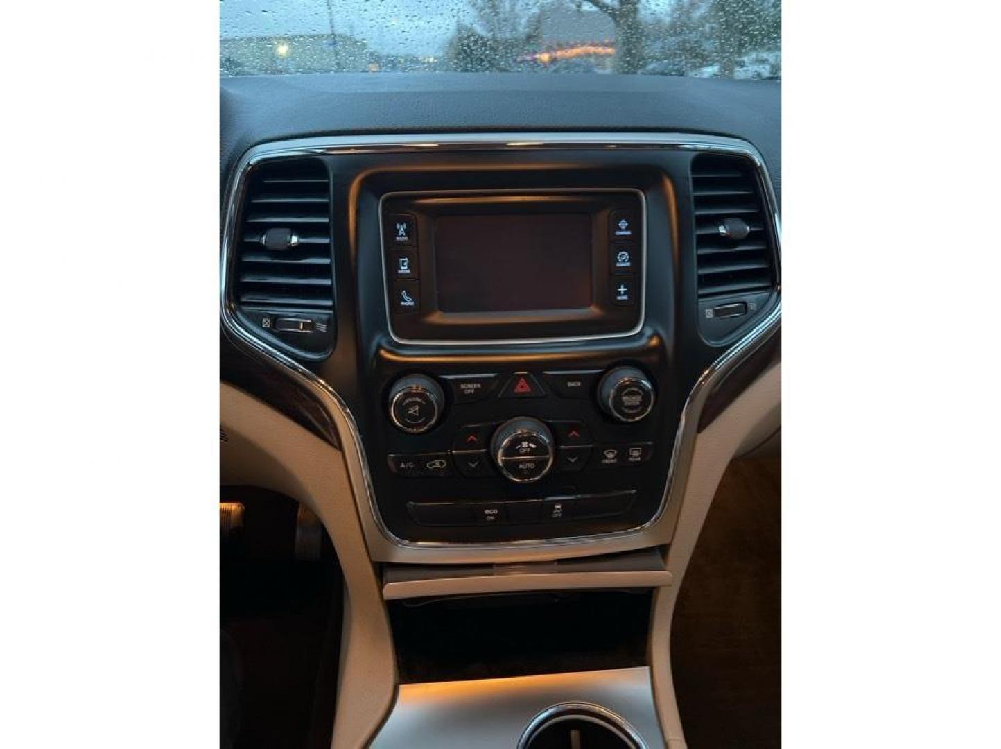 2014 White /No Color Jeep Grand Cherokee (1C4RJFAG1EC) with an V6, Flex Fuel, 3.6 Liter engine, Automatic, 8-Spd transmission, located at 607 W Columbia Drive, Kennewick, WA, 99336, (509) 987-1069, 46.216743, -119.126404 - Photo#14