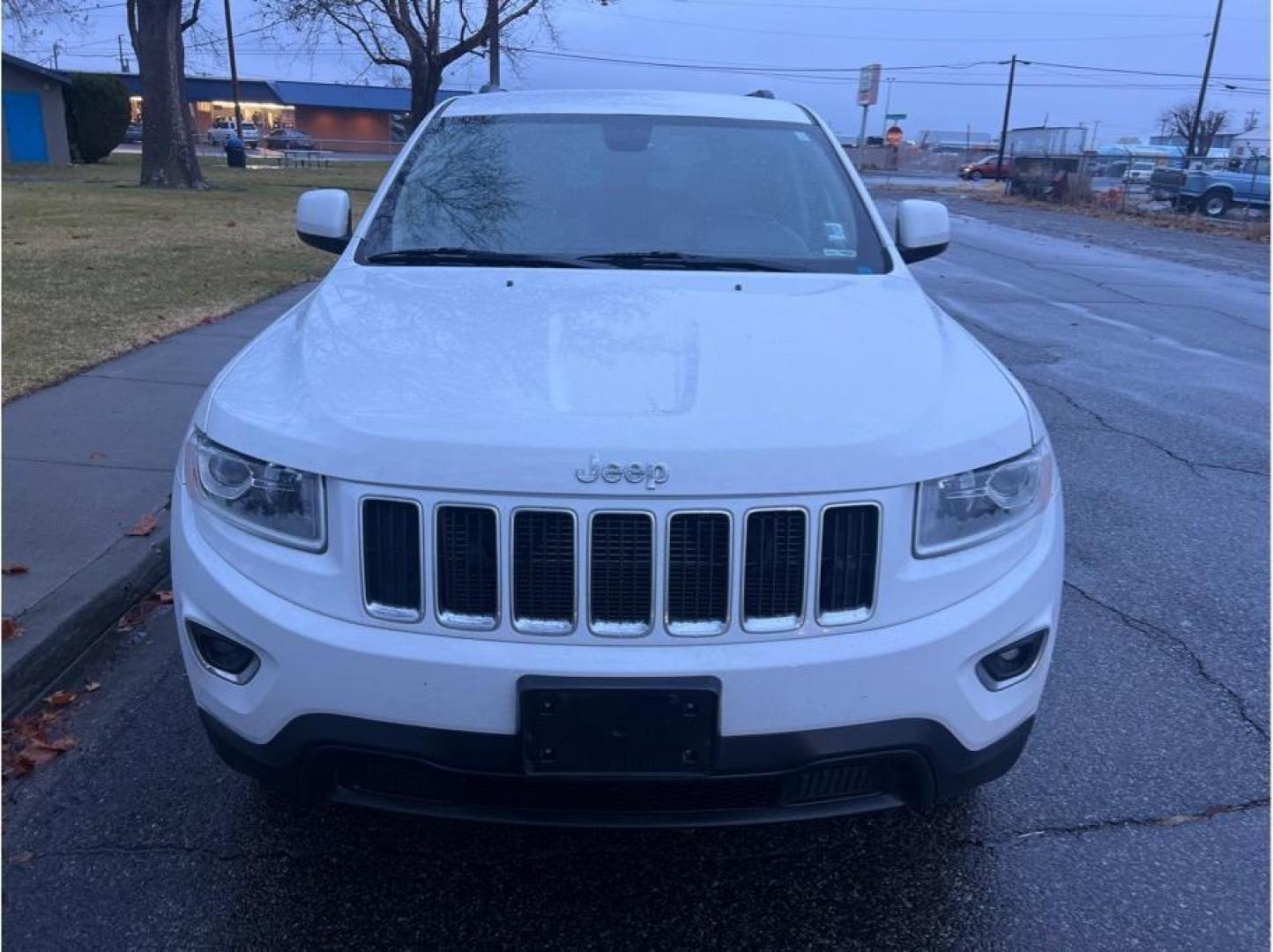 2014 White /No Color Jeep Grand Cherokee (1C4RJFAG1EC) with an V6, Flex Fuel, 3.6 Liter engine, Automatic, 8-Spd transmission, located at 607 W Columbia Drive, Kennewick, WA, 99336, (509) 987-1069, 46.216743, -119.126404 - Photo#1