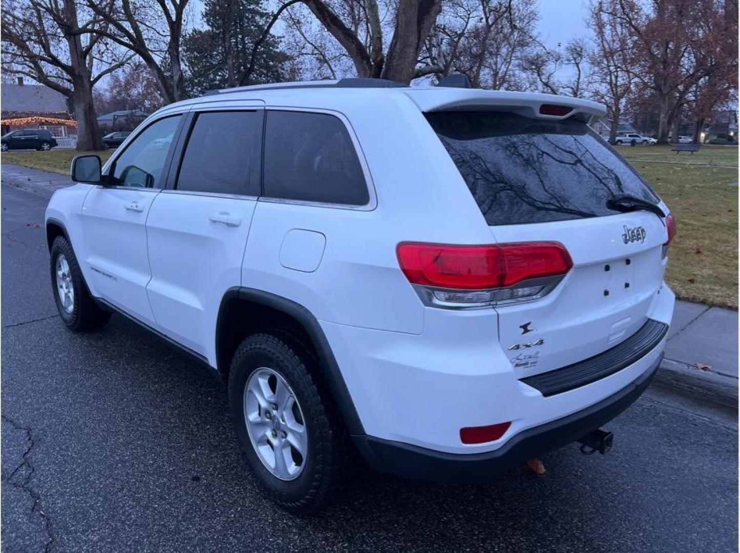 2014 White /No Color Jeep Grand Cherokee (1C4RJFAG1EC) with an V6, Flex Fuel, 3.6 Liter engine, Automatic, 8-Spd transmission, located at 607 W Columbia Drive, Kennewick, WA, 99336, (509) 987-1069, 46.216743, -119.126404 - Photo#6