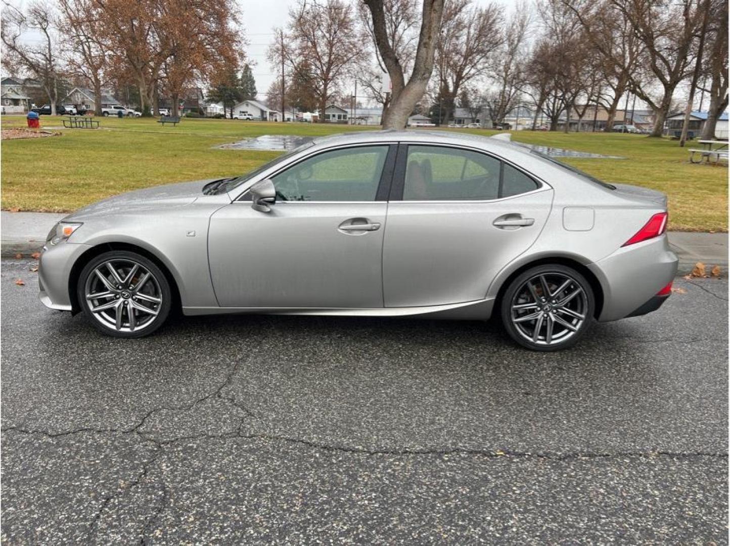 2014 Silver /No Color Lexus IS (JTHCE1D20E5) with an V6, 3.5 Liter engine, Automatic, 6-Spd transmission, located at 607 W Columbia Drive, Kennewick, WA, 99336, (509) 987-1069, 46.216743, -119.126404 - Photo#7