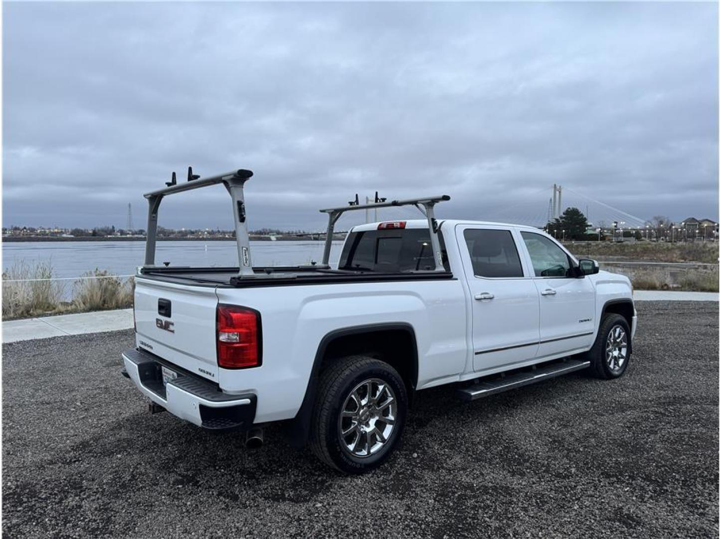 2014 White /No Color GMC Sierra 1500 Crew Cab (3GTU2WEJ8EG) with an V8 EcoTec3 Flex Fuel 6.2L engine, Auto, 6-Spd HD Overdrive transmission, located at 607 W Columbia Drive, Kennewick, WA, 99336, (509) 987-1069, 46.216743, -119.126404 - Photo#11