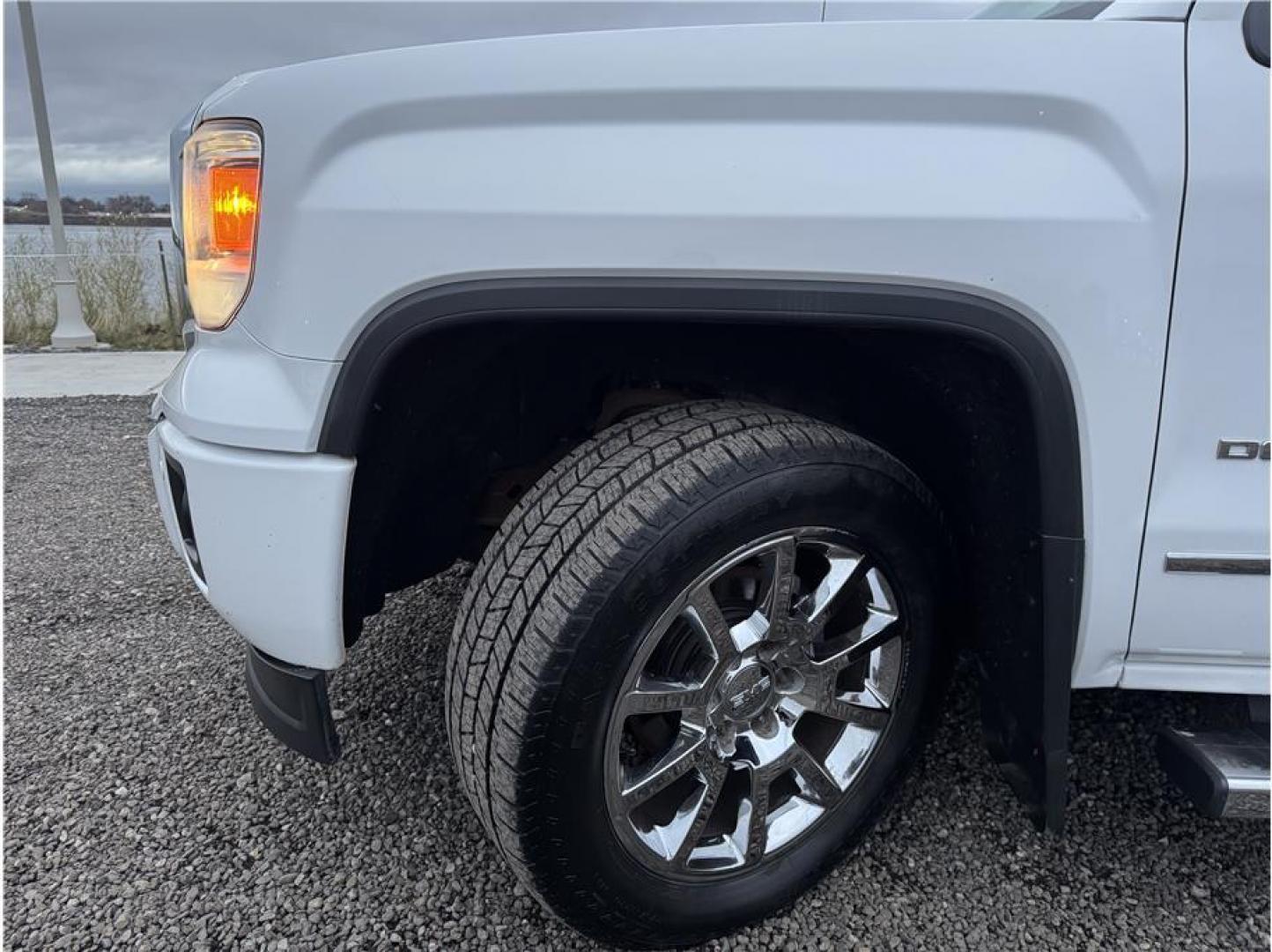 2014 White /No Color GMC Sierra 1500 Crew Cab (3GTU2WEJ8EG) with an V8 EcoTec3 Flex Fuel 6.2L engine, Auto, 6-Spd HD Overdrive transmission, located at 607 W Columbia Drive, Kennewick, WA, 99336, (509) 987-1069, 46.216743, -119.126404 - Photo#14