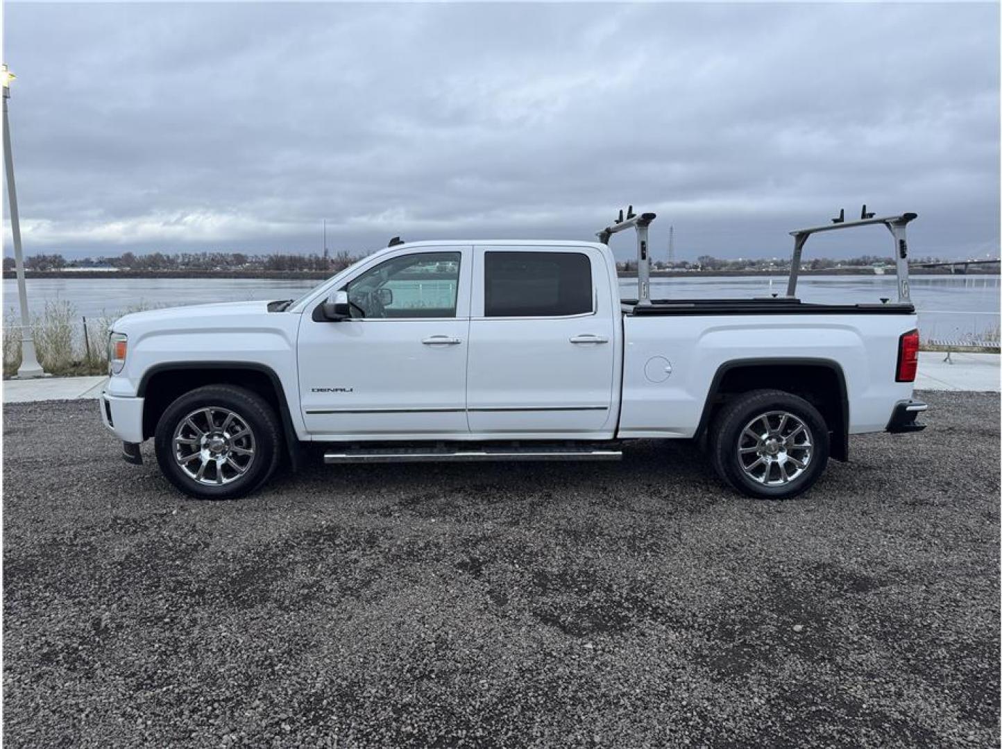 2014 White /No Color GMC Sierra 1500 Crew Cab (3GTU2WEJ8EG) with an V8 EcoTec3 Flex Fuel 6.2L engine, Auto, 6-Spd HD Overdrive transmission, located at 607 W Columbia Drive, Kennewick, WA, 99336, (509) 987-1069, 46.216743, -119.126404 - Photo#1