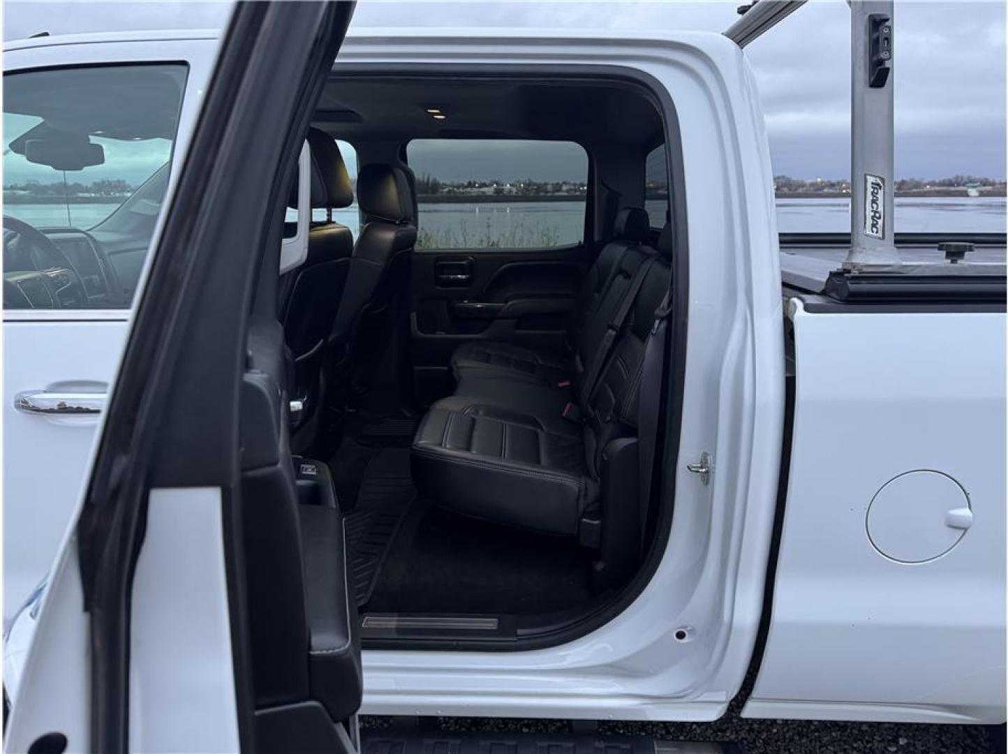 2014 White /No Color GMC Sierra 1500 Crew Cab (3GTU2WEJ8EG) with an V8 EcoTec3 Flex Fuel 6.2L engine, Auto, 6-Spd HD Overdrive transmission, located at 607 W Columbia Drive, Kennewick, WA, 99336, (509) 987-1069, 46.216743, -119.126404 - Photo#2