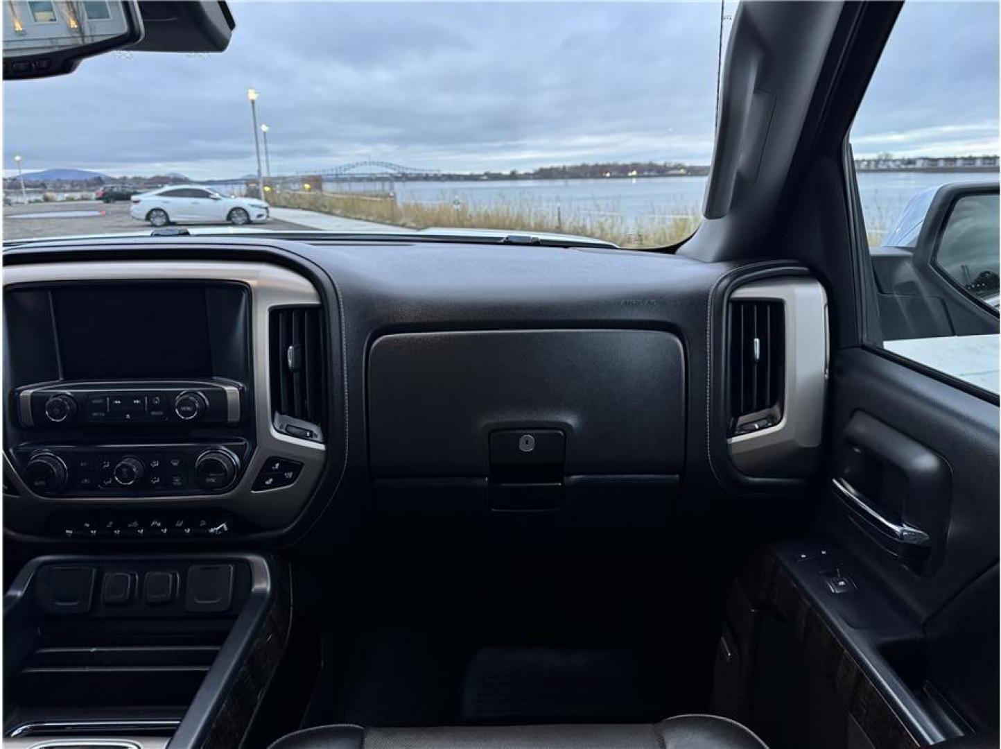 2014 White /No Color GMC Sierra 1500 Crew Cab (3GTU2WEJ8EG) with an V8 EcoTec3 Flex Fuel 6.2L engine, Auto, 6-Spd HD Overdrive transmission, located at 607 W Columbia Drive, Kennewick, WA, 99336, (509) 987-1069, 46.216743, -119.126404 - Photo#6