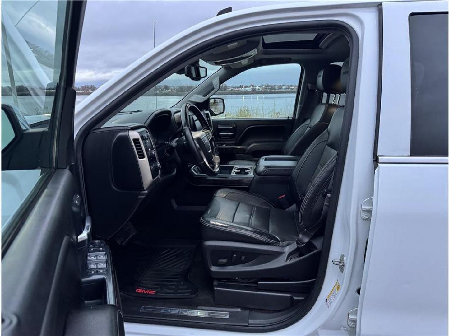 2014 White /No Color GMC Sierra 1500 Crew Cab (3GTU2WEJ8EG) with an V8 EcoTec3 Flex Fuel 6.2L engine, Auto, 6-Spd HD Overdrive transmission, located at 607 W Columbia Drive, Kennewick, WA, 99336, (509) 987-1069, 46.216743, -119.126404 - Photo#7