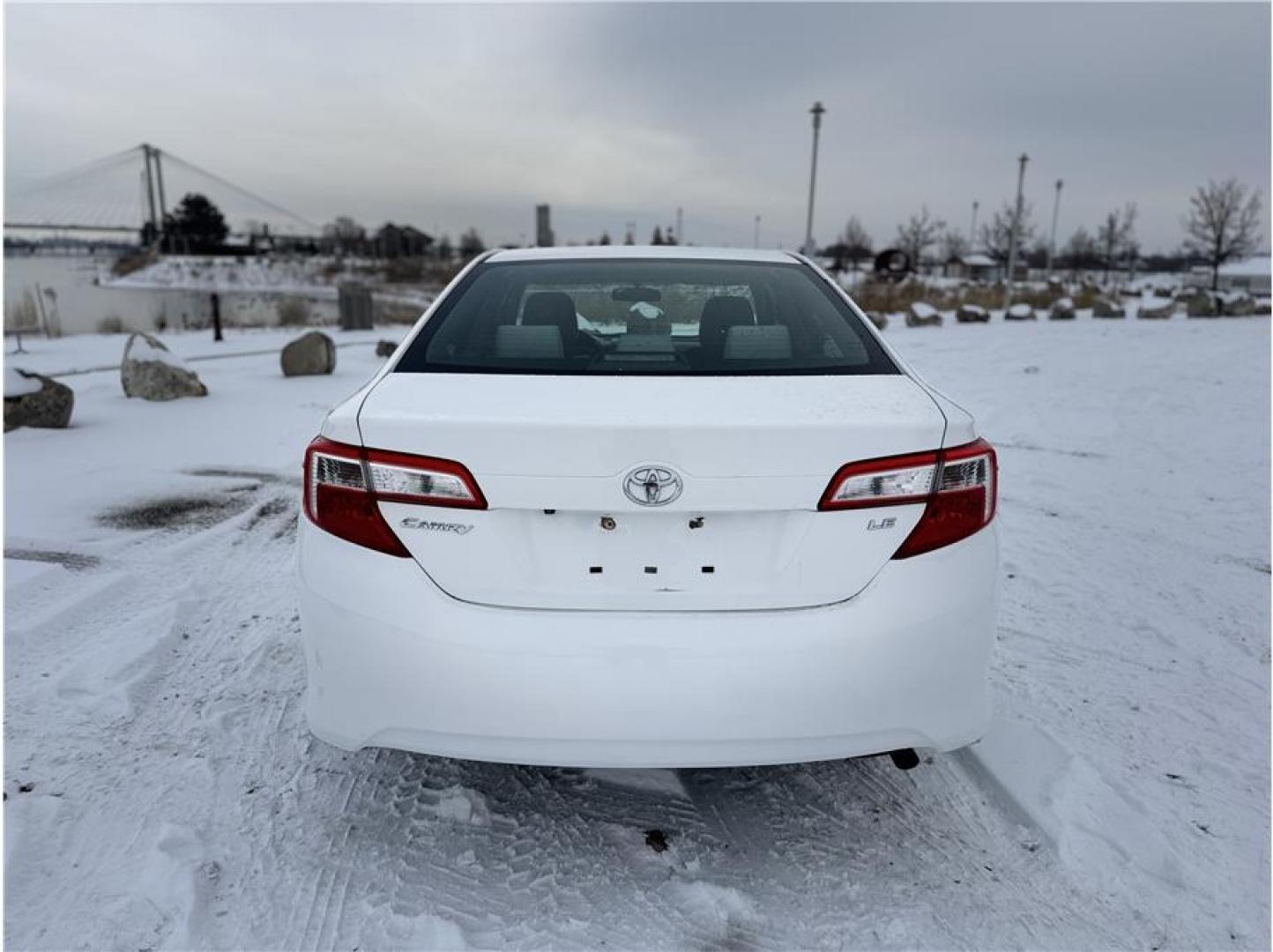 2014 White /No Color Toyota Camry (4T4BF1FK9ER) with an 4-Cyl, 2.5 Liter engine, Automatic, 6-Spd transmission, located at 607 W Columbia Drive, Kennewick, WA, 99336, (509) 987-1069, 46.216743, -119.126404 - Photo#14