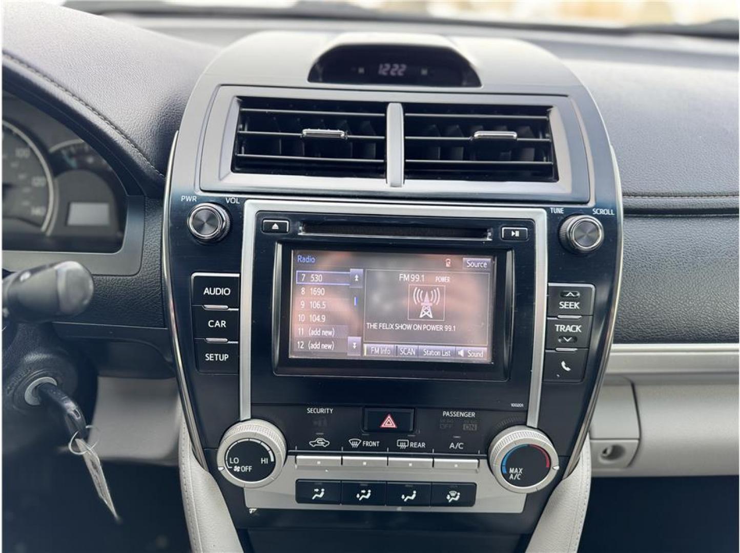 2014 White /No Color Toyota Camry (4T4BF1FK9ER) with an 4-Cyl, 2.5 Liter engine, Automatic, 6-Spd transmission, located at 607 W Columbia Drive, Kennewick, WA, 99336, (509) 987-1069, 46.216743, -119.126404 - Photo#7