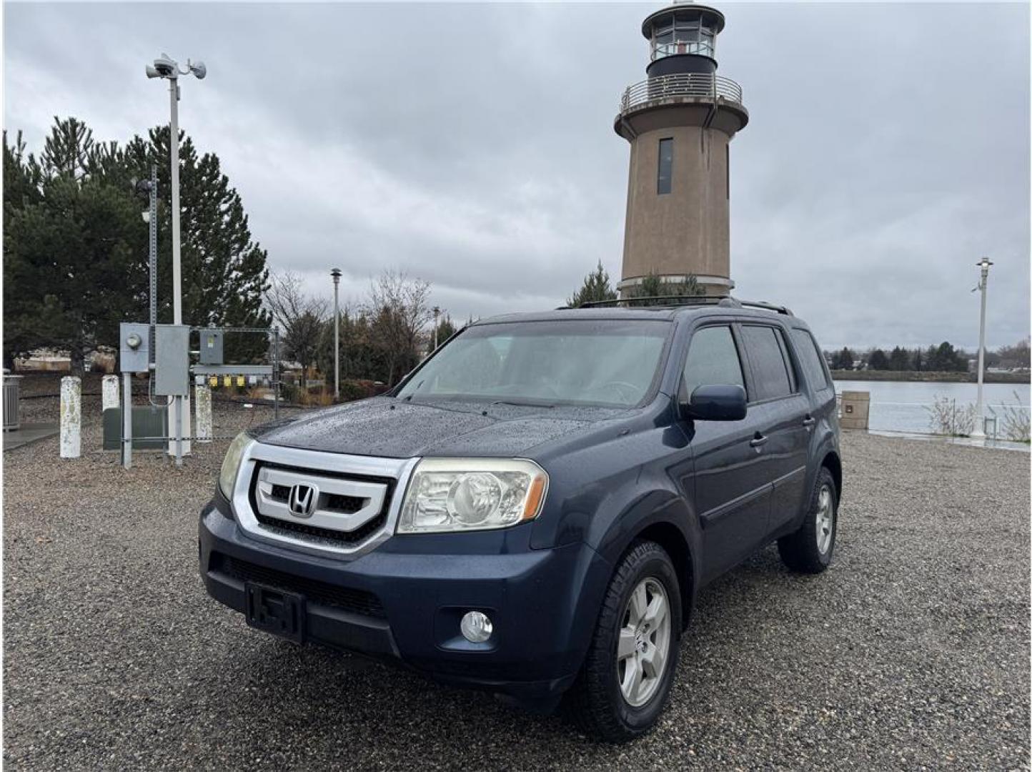 2011 Blue /No Color Honda Pilot (5FNYF4H72BB) with an V6, VTEC, 3.5 Liter engine, Automatic, 5-Spd w/Overdrive transmission, located at 607 W Columbia Drive, Kennewick, WA, 99336, (509) 987-1069, 46.216743, -119.126404 - Photo#0