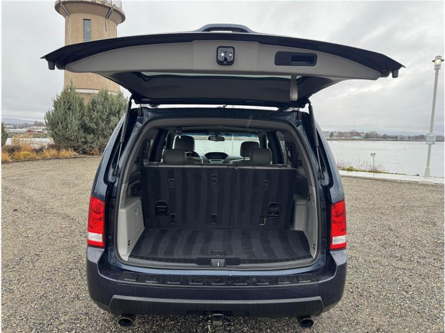 2011 Blue /No Color Honda Pilot (5FNYF4H72BB) with an V6, VTEC, 3.5 Liter engine, Automatic, 5-Spd w/Overdrive transmission, located at 607 W Columbia Drive, Kennewick, WA, 99336, (509) 987-1069, 46.216743, -119.126404 - Photo#14