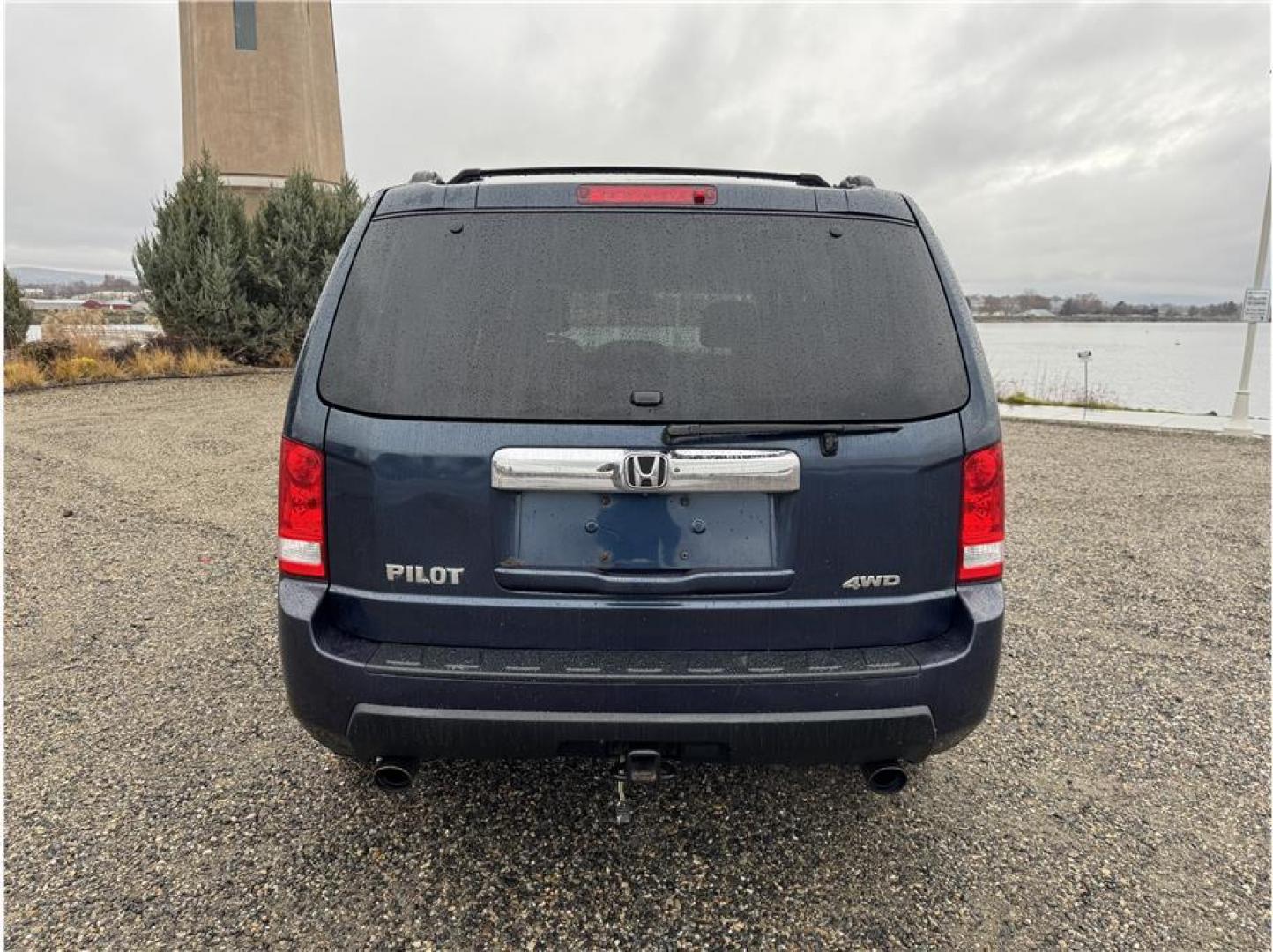 2011 Blue /No Color Honda Pilot (5FNYF4H72BB) with an V6, VTEC, 3.5 Liter engine, Automatic, 5-Spd w/Overdrive transmission, located at 607 W Columbia Drive, Kennewick, WA, 99336, (509) 987-1069, 46.216743, -119.126404 - Photo#15