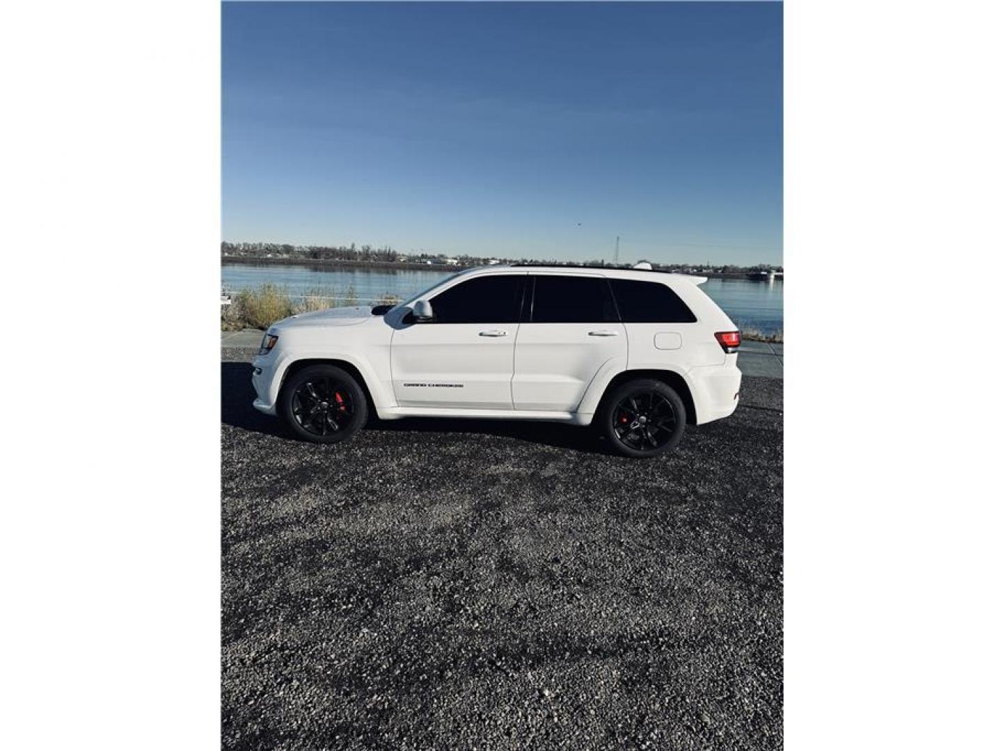 2016 White /No Color Jeep Grand Cherokee (1C4RJFDJ1GC) with an V8, HEMI, 6.4 Liter engine, Automatic, 8-Spd transmission, located at 607 W Columbia Drive, Kennewick, WA, 99336, (509) 987-1069, 46.216743, -119.126404 - Photo#1