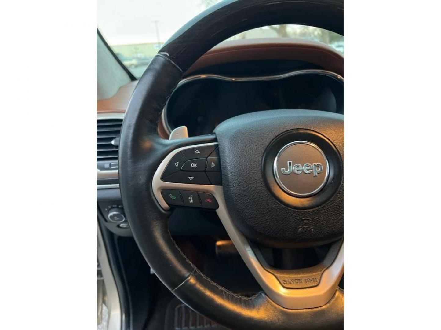 2016 Tan /No Color Jeep Grand Cherokee (1C4RJFJGXGC) with an V6, VVT, 3.6 Liter engine, Automatic, 8-Spd transmission, located at 607 W Columbia Drive, Kennewick, WA, 99336, (509) 987-1069, 46.216743, -119.126404 - Photo#11