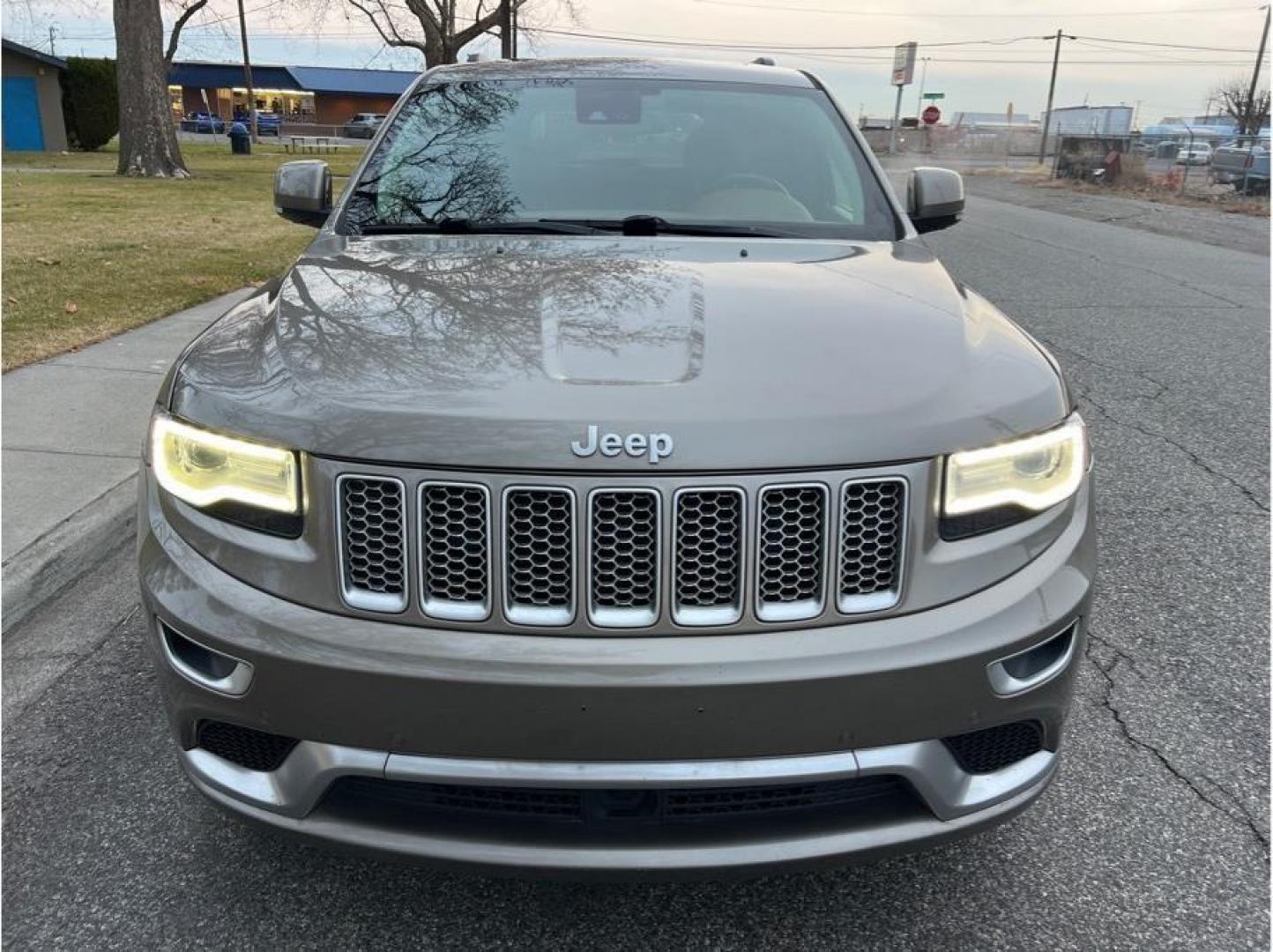 2016 Tan /No Color Jeep Grand Cherokee (1C4RJFJGXGC) with an V6, VVT, 3.6 Liter engine, Automatic, 8-Spd transmission, located at 607 W Columbia Drive, Kennewick, WA, 99336, (509) 987-1069, 46.216743, -119.126404 - Photo#1