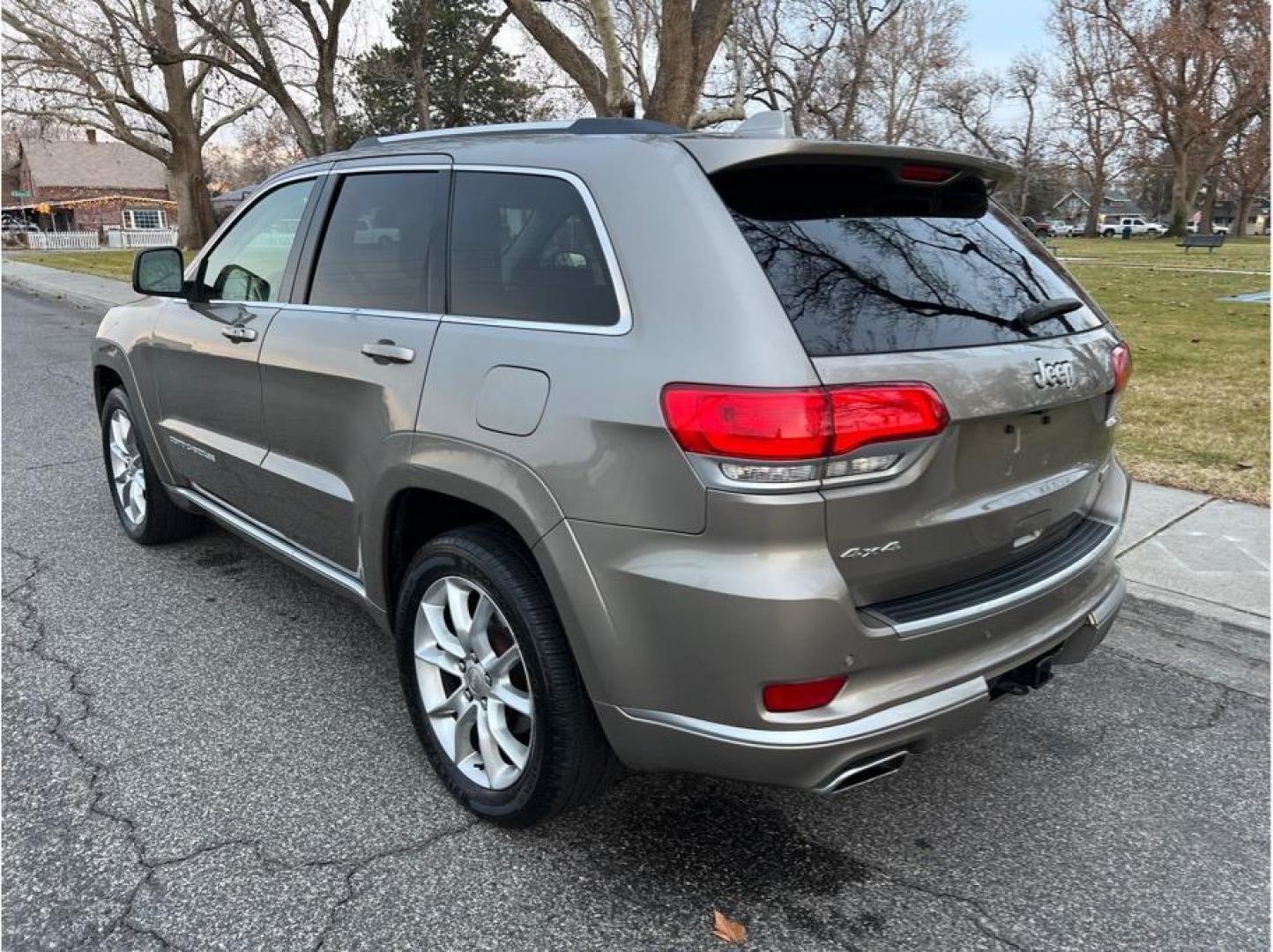 2016 Tan /No Color Jeep Grand Cherokee (1C4RJFJGXGC) with an V6, VVT, 3.6 Liter engine, Automatic, 8-Spd transmission, located at 607 W Columbia Drive, Kennewick, WA, 99336, (509) 987-1069, 46.216743, -119.126404 - Photo#6