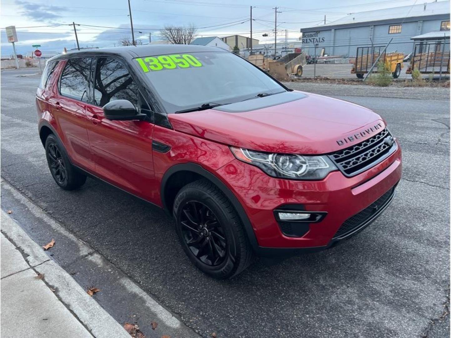 2016 Red /No Color Land Rover Discovery Sport (SALCR2BG2GH) with an 4-Cyl, Turbocharged, 2.0L engine, Automatic, 9-Spd transmission, located at 607 W Columbia Drive, Kennewick, WA, 99336, (509) 987-1069, 46.216743, -119.126404 - Photo#2