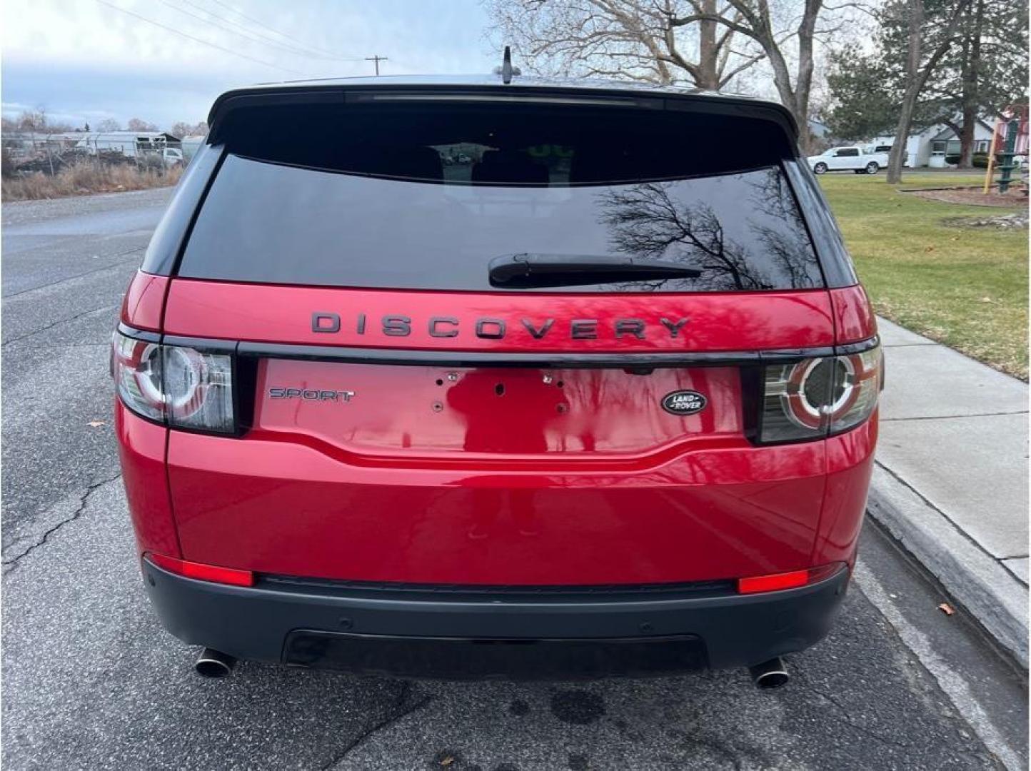 2016 Red /No Color Land Rover Discovery Sport (SALCR2BG2GH) with an 4-Cyl, Turbocharged, 2.0L engine, Automatic, 9-Spd transmission, located at 607 W Columbia Drive, Kennewick, WA, 99336, (509) 987-1069, 46.216743, -119.126404 - Photo#5