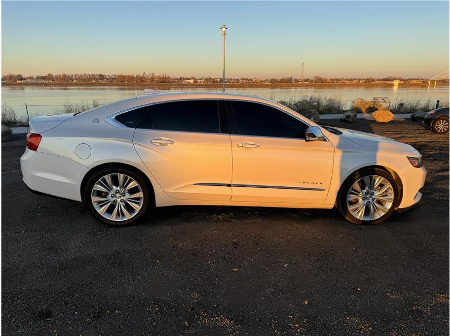 2015 White /No Color Chevrolet Impala (1G1165S33FU) with an V6, Flex Fuel, 3.6 Liter engine, Auto, 6-Spd Overdrive transmission, located at 607 W Columbia Drive, Kennewick, WA, 99336, (509) 987-1069, 46.216743, -119.126404 - Photo#12