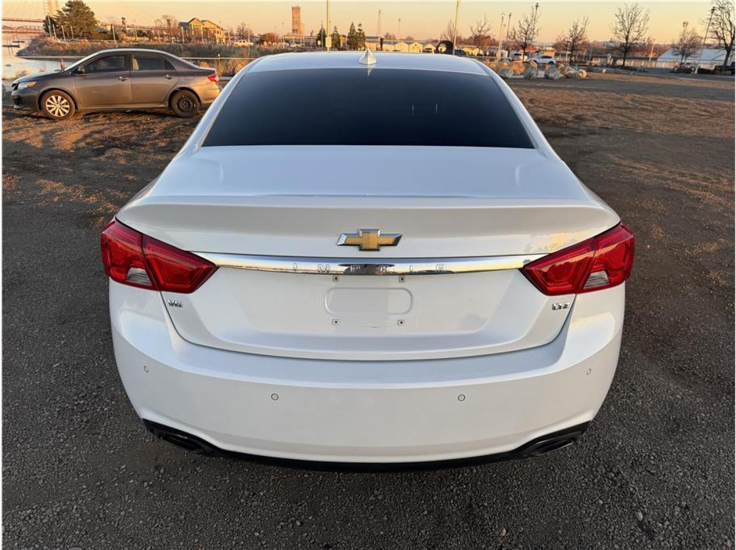 2015 White /No Color Chevrolet Impala (1G1165S33FU) with an V6, Flex Fuel, 3.6 Liter engine, Auto, 6-Spd Overdrive transmission, located at 607 W Columbia Drive, Kennewick, WA, 99336, (509) 987-1069, 46.216743, -119.126404 - Photo#15