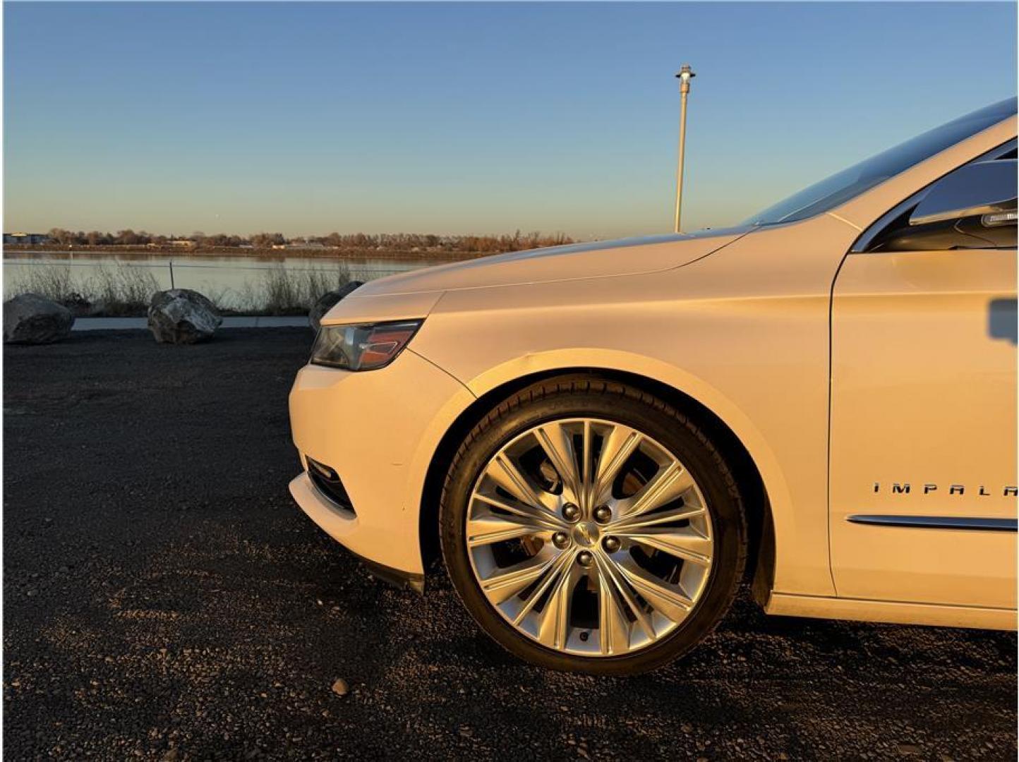 2015 White /No Color Chevrolet Impala (1G1165S33FU) with an V6, Flex Fuel, 3.6 Liter engine, Auto, 6-Spd Overdrive transmission, located at 607 W Columbia Drive, Kennewick, WA, 99336, (509) 987-1069, 46.216743, -119.126404 - Photo#16