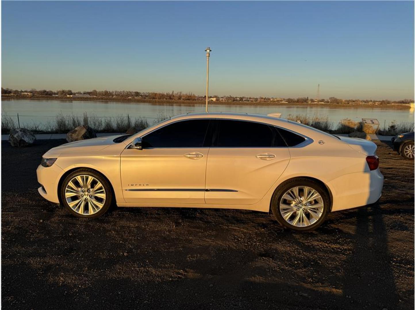 2015 White /No Color Chevrolet Impala (1G1165S33FU) with an V6, Flex Fuel, 3.6 Liter engine, Auto, 6-Spd Overdrive transmission, located at 607 W Columbia Drive, Kennewick, WA, 99336, (509) 987-1069, 46.216743, -119.126404 - Photo#1