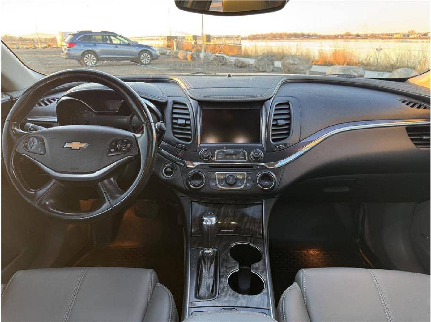 2015 White /No Color Chevrolet Impala (1G1165S33FU) with an V6, Flex Fuel, 3.6 Liter engine, Auto, 6-Spd Overdrive transmission, located at 607 W Columbia Drive, Kennewick, WA, 99336, (509) 987-1069, 46.216743, -119.126404 - Photo#5