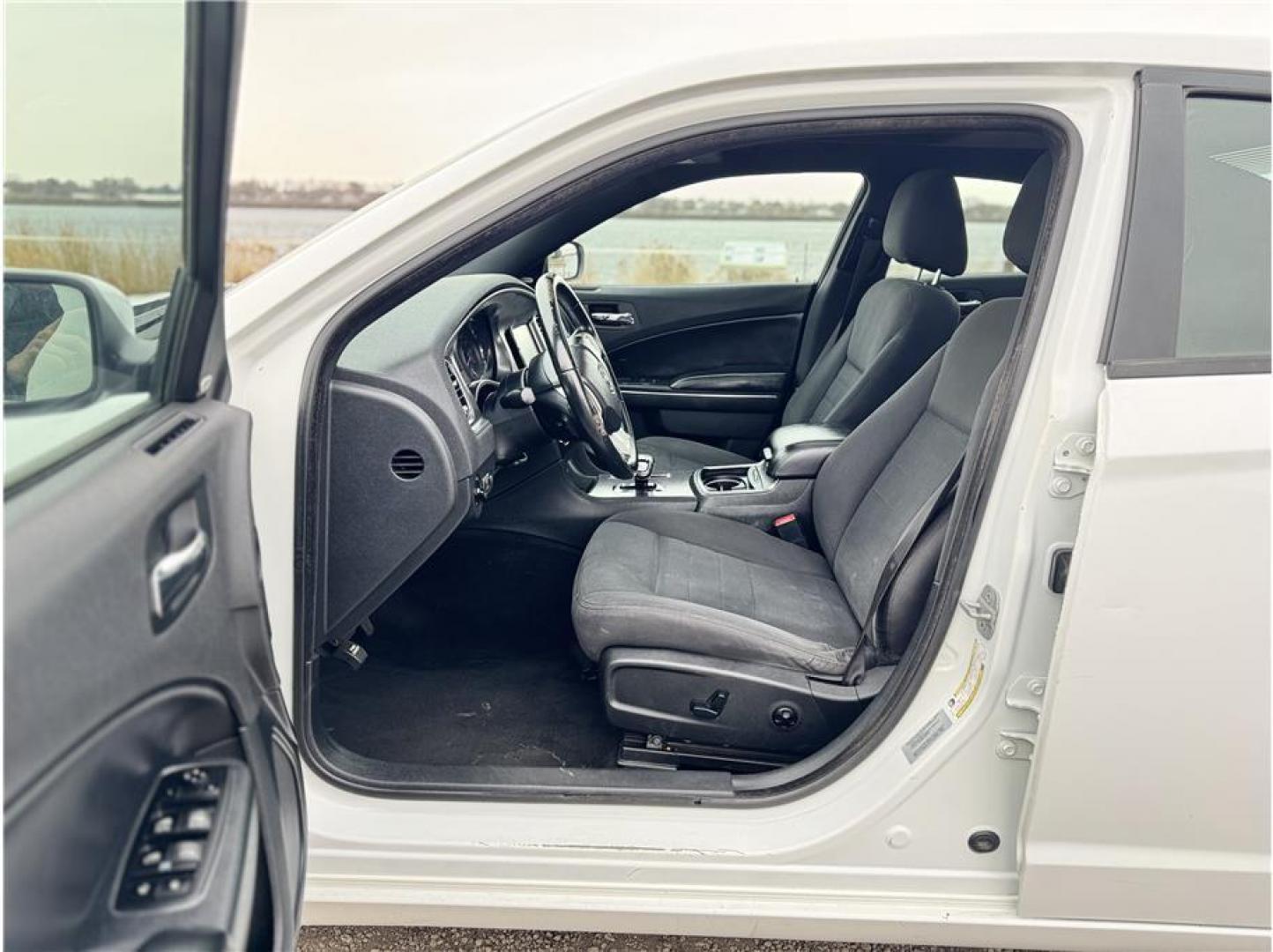 2014 White /No Color Dodge Charger (2C3CDXHG9EH) with an V6, 3.6 Liter engine, Automatic, 8-Spd transmission, located at 607 W Columbia Drive, Kennewick, WA, 99336, (509) 987-1069, 46.216743, -119.126404 - Photo#7