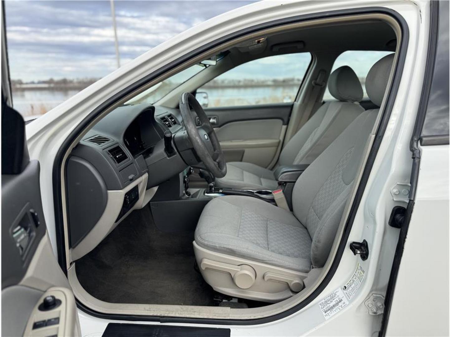 2012 White /No Color Ford Fusion (3FAHP0GA7CR) with an 4-Cyl, 2.5 Liter engine, Automatic, 6-Spd transmission, located at 607 W Columbia Drive, Kennewick, WA, 99336, (509) 987-1069, 46.216743, -119.126404 - Photo#10