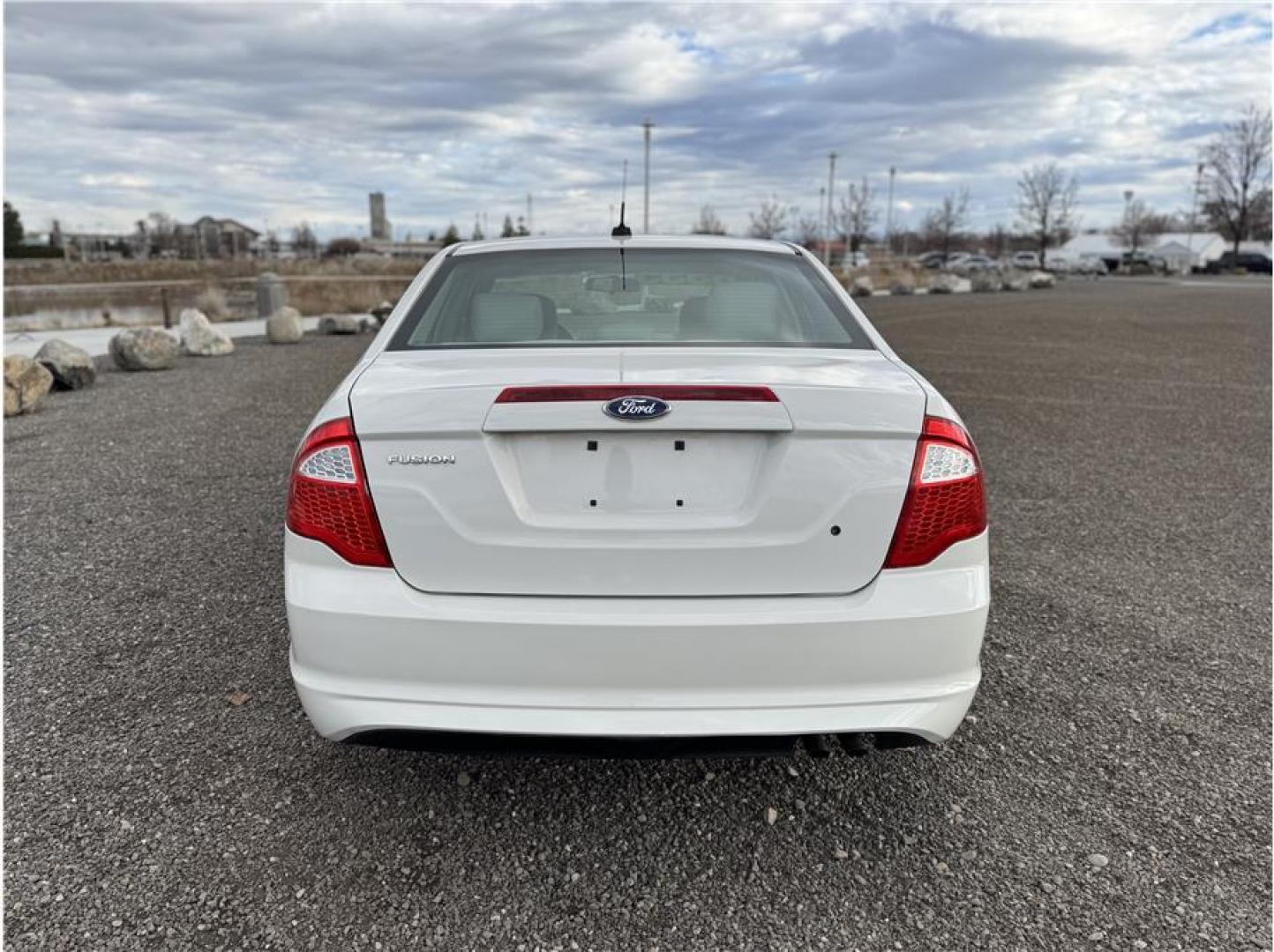 2012 White /No Color Ford Fusion (3FAHP0GA7CR) with an 4-Cyl, 2.5 Liter engine, Automatic, 6-Spd transmission, located at 607 W Columbia Drive, Kennewick, WA, 99336, (509) 987-1069, 46.216743, -119.126404 - Photo#15