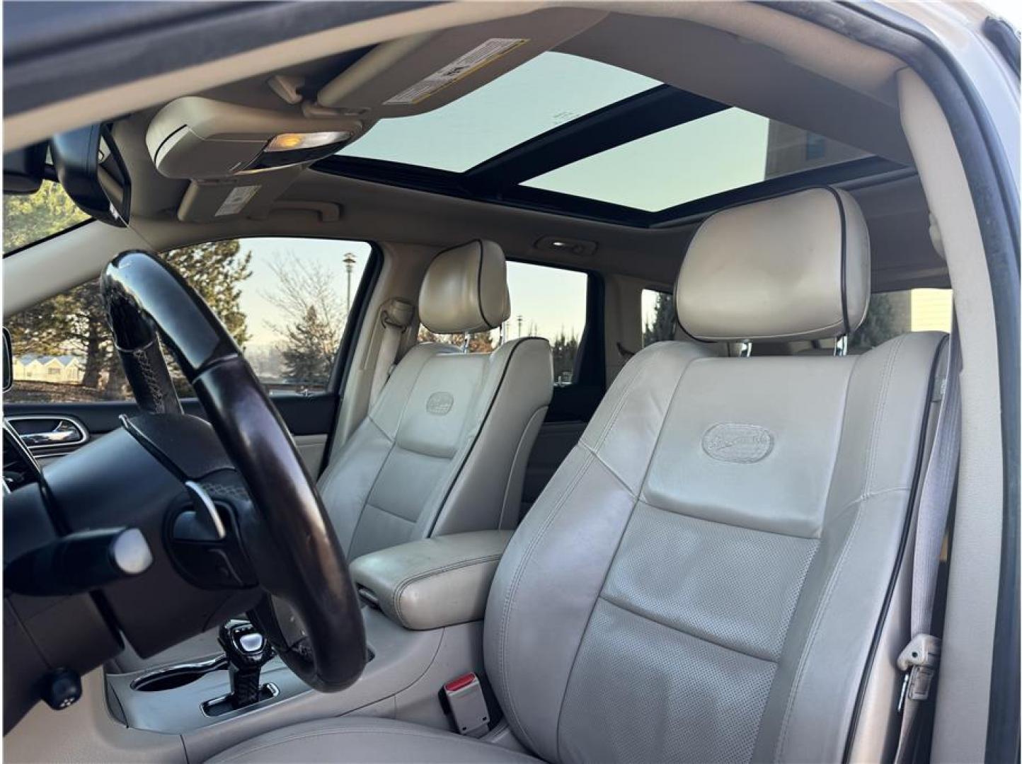 2014 White /No Color Jeep Grand Cherokee (1C4RJFCG7EC) with an V6, Flex Fuel, 3.6 Liter engine, Automatic, 8-Spd transmission, located at 607 W Columbia Drive, Kennewick, WA, 99336, (509) 987-1069, 46.216743, -119.126404 - Photo#9