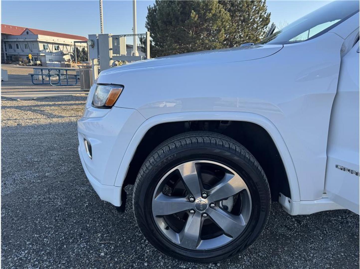 2014 White /No Color Jeep Grand Cherokee (1C4RJFCG7EC) with an V6, Flex Fuel, 3.6 Liter engine, Automatic, 8-Spd transmission, located at 607 W Columbia Drive, Kennewick, WA, 99336, (509) 987-1069, 46.216743, -119.126404 - Photo#17