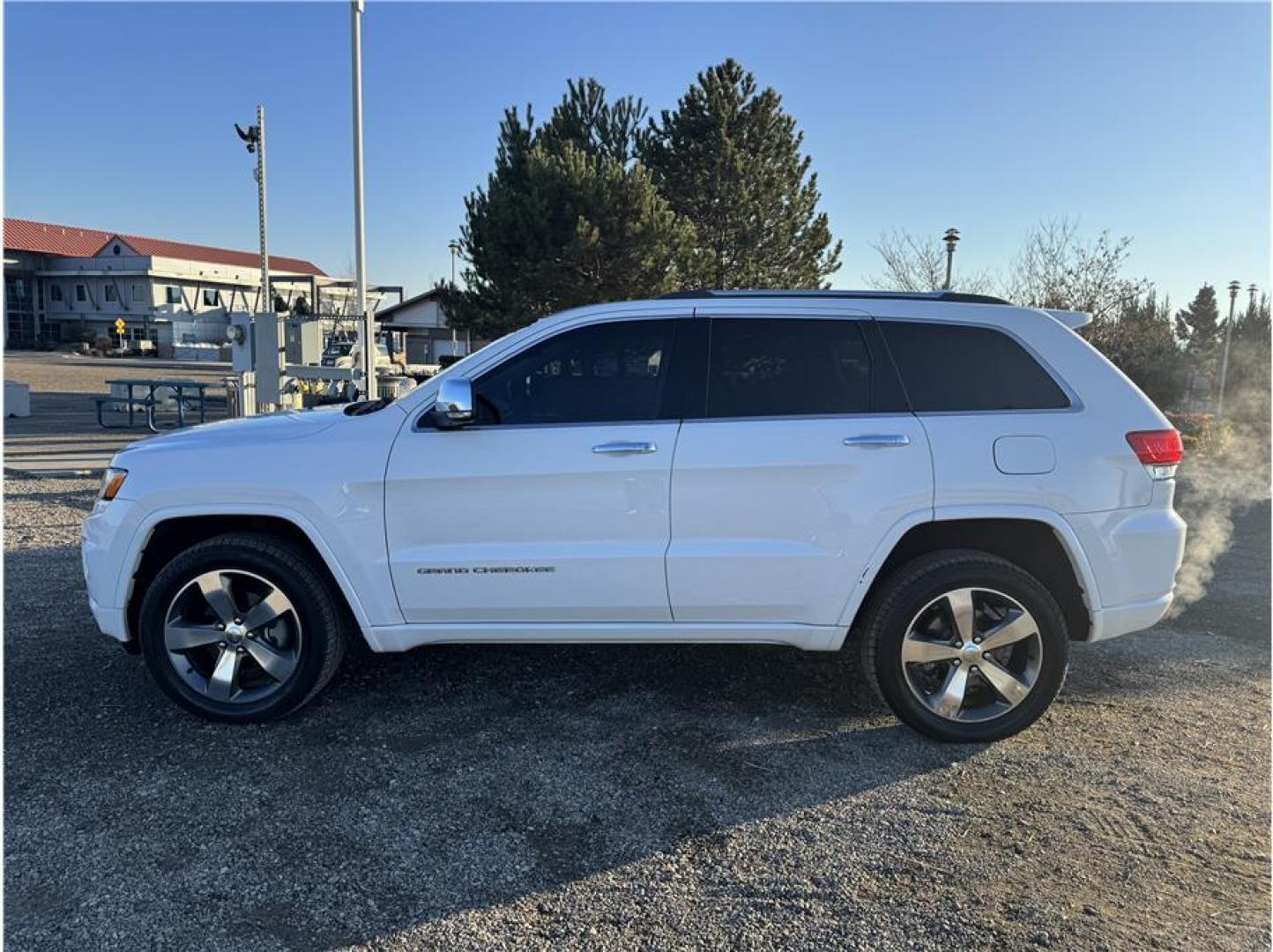 2014 White /No Color Jeep Grand Cherokee (1C4RJFCG7EC) with an V6, Flex Fuel, 3.6 Liter engine, Automatic, 8-Spd transmission, located at 607 W Columbia Drive, Kennewick, WA, 99336, (509) 987-1069, 46.216743, -119.126404 - Photo#1