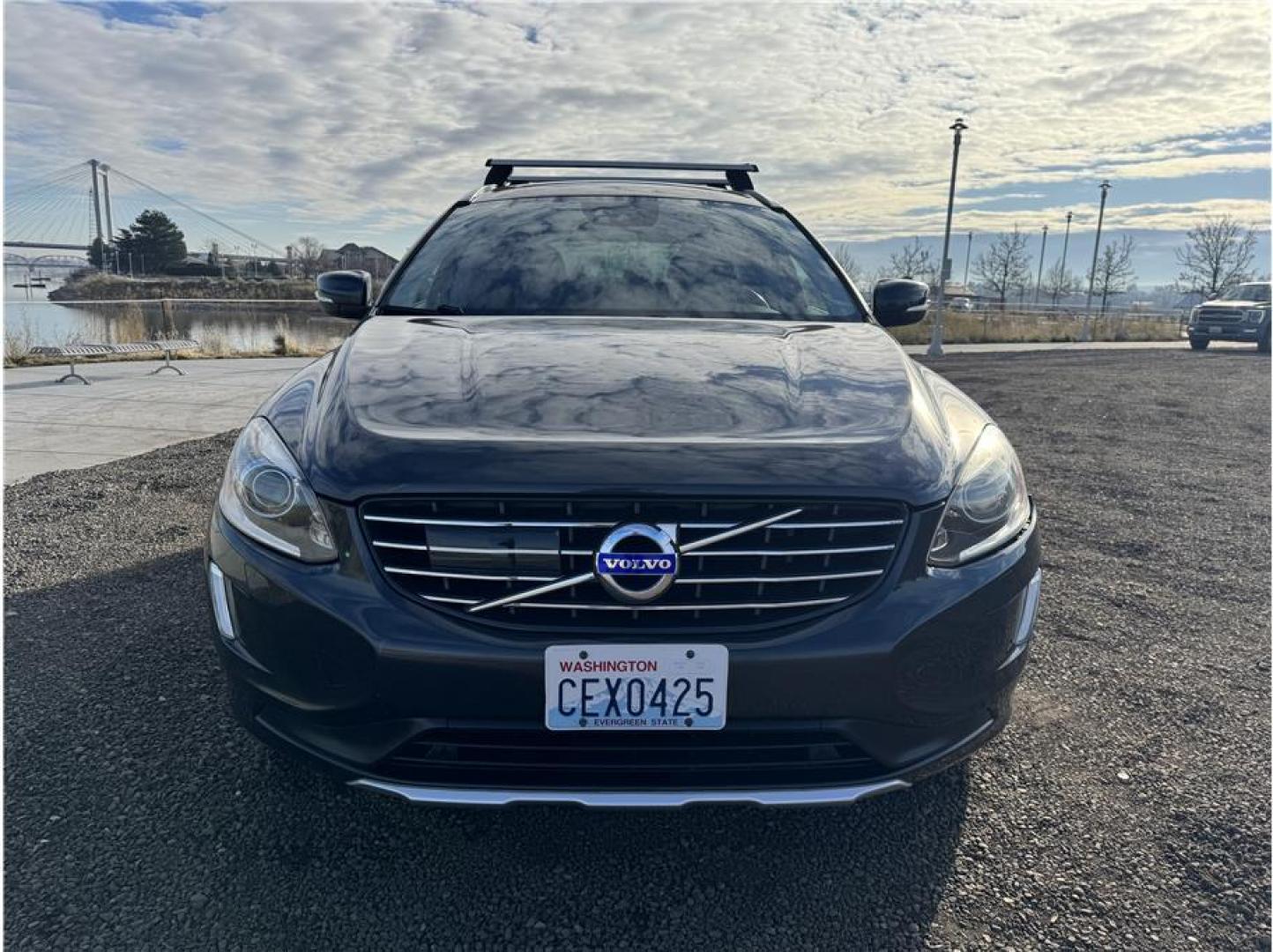 2015 Gray /No Color Volvo XC60 (YV4612RM2F2) with an 5-Cyl, Turbo, 2.5 Liter engine, Auto, 6-Spd Geartronic transmission, located at 607 W Columbia Drive, Kennewick, WA, 99336, (509) 987-1069, 46.216743, -119.126404 - Photo#17