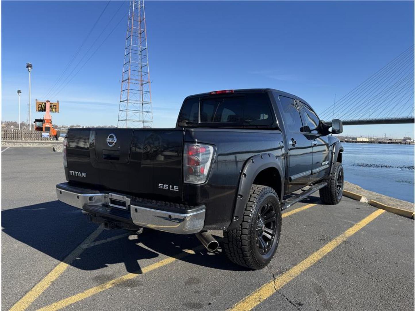 2007 Black /No Color Nissan Titan Crew Cab (1N6AA07B07N) with an V8, 5.6 Liter engine, Automatic transmission, located at 607 W Columbia Drive, Kennewick, WA, 99336, (509) 987-1069, 46.216743, -119.126404 - Photo#10