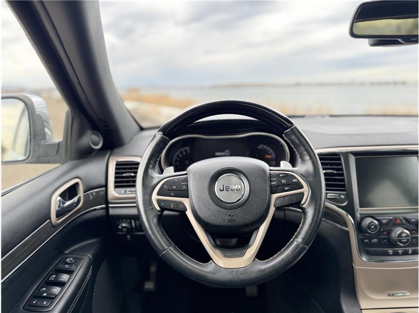 2015 Gray /No Color Jeep Grand Cherokee (1C4RJFCG3FC) with an V6, Flex Fuel, 3.6 Liter engine, Automatic, 8-Spd transmission, located at 607 W Columbia Drive, Kennewick, WA, 99336, (509) 987-1069, 46.216743, -119.126404 - Photo#4