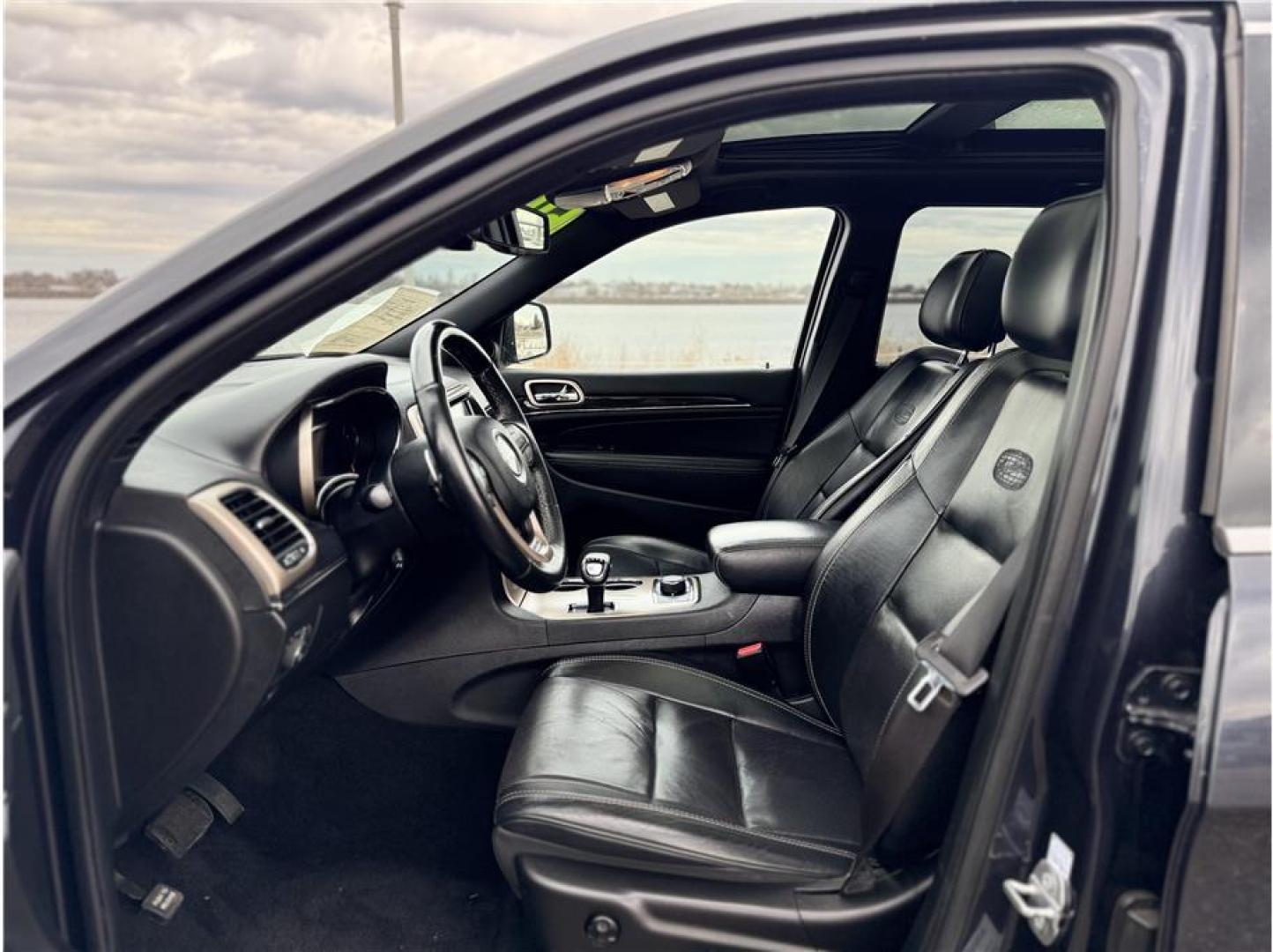 2015 Gray /No Color Jeep Grand Cherokee (1C4RJFCG3FC) with an V6, Flex Fuel, 3.6 Liter engine, Automatic, 8-Spd transmission, located at 607 W Columbia Drive, Kennewick, WA, 99336, (509) 987-1069, 46.216743, -119.126404 - Photo#7