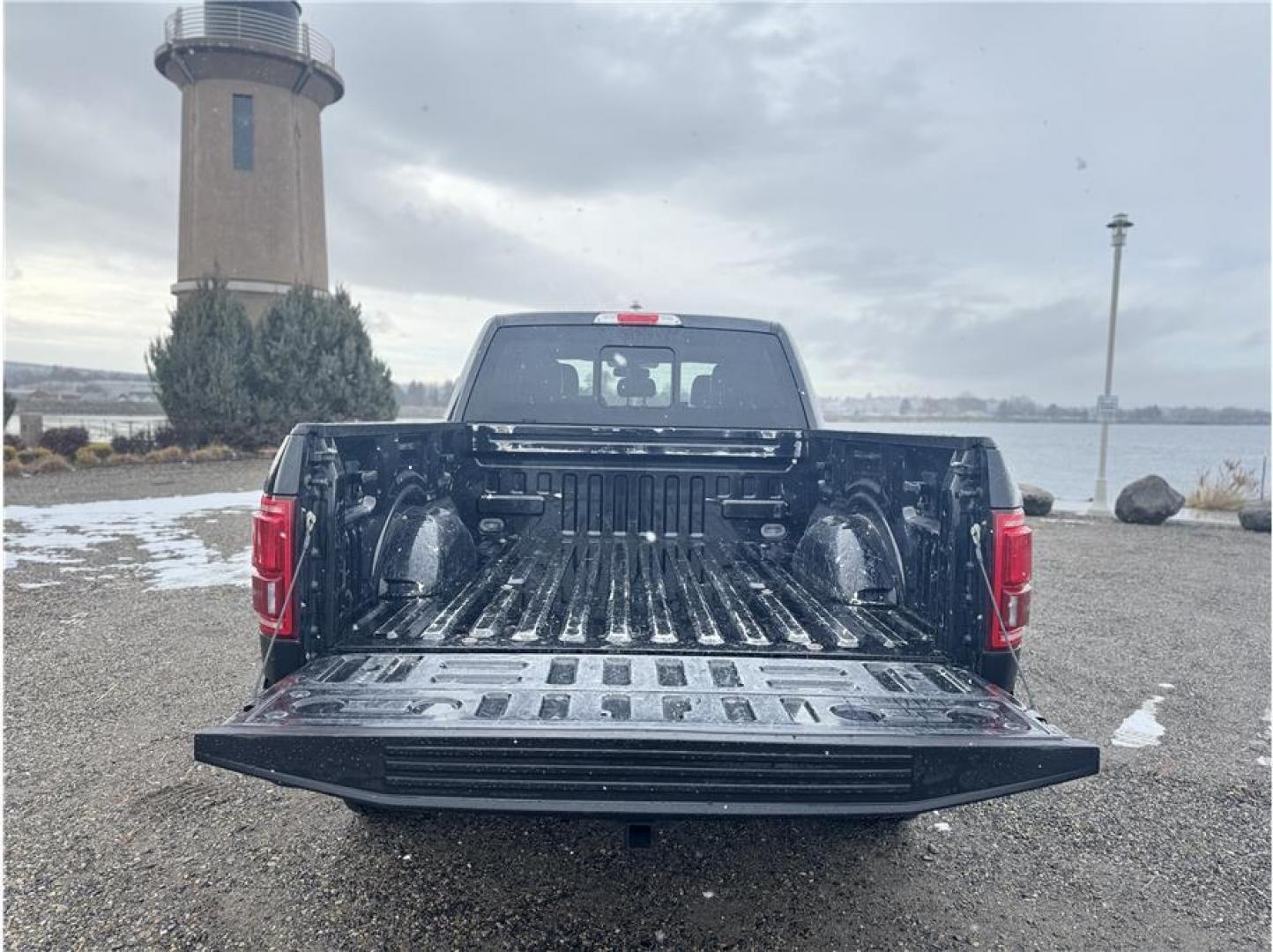 2015 Black /No Color Ford F150 SuperCrew Cab (1FTFW1EG2FF) with an V6, EcoBoost, TT, 3.5L engine, Automatic, 6-Spd transmission, located at 607 W Columbia Drive, Kennewick, WA, 99336, (509) 987-1069, 46.216743, -119.126404 - Photo#13