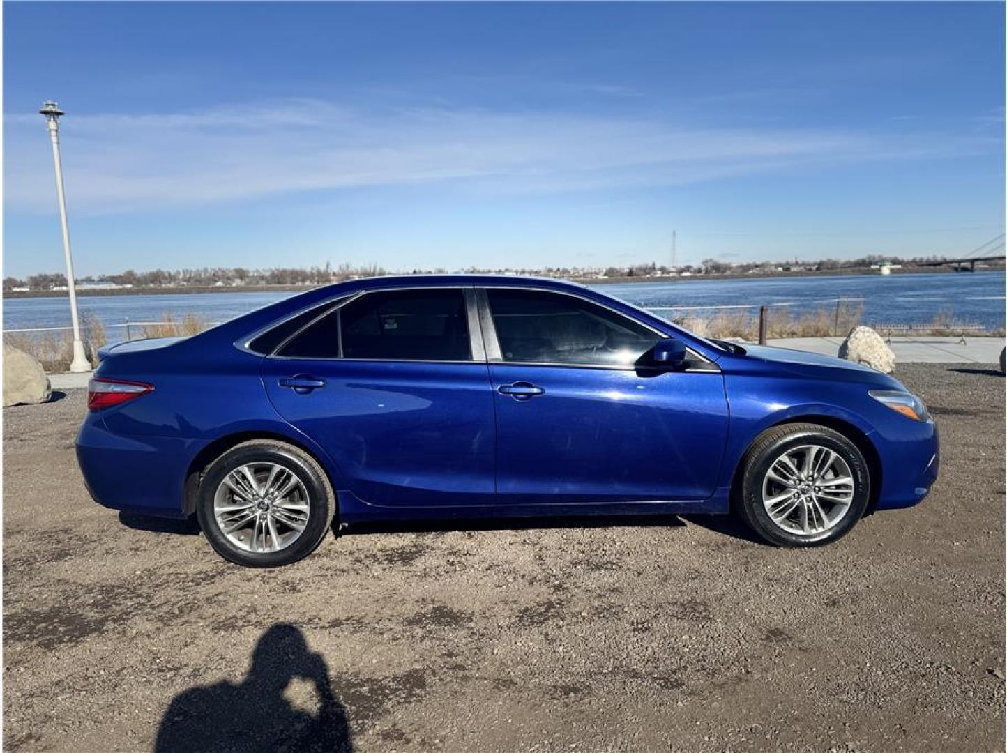 2016 Blue /No Color Toyota Camry (4T1BF1FK4GU) with an 4-Cyl, 2.5 Liter engine, Auto, 6-Spd SeqShft transmission, located at 607 W Columbia Drive, Kennewick, WA, 99336, (509) 987-1069, 46.216743, -119.126404 - Photo#11