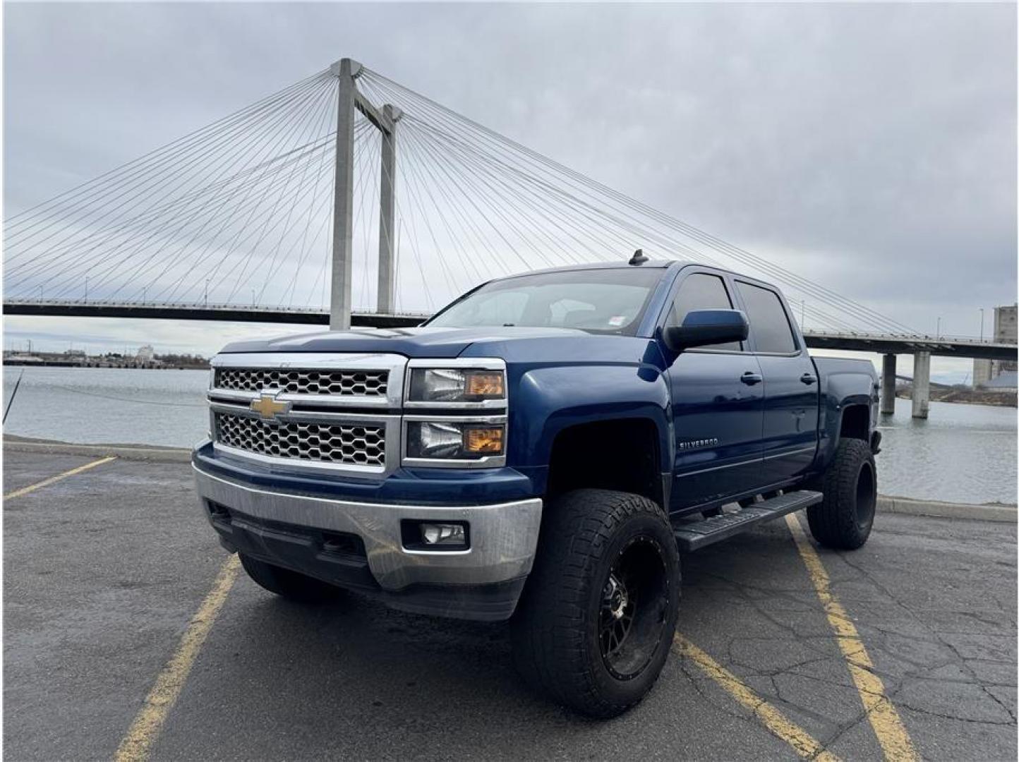 2015 Blue /No Color Chevrolet Silverado 1500 Crew Cab (3GCUKREC8FG) with an V8, EcoTec3, 5.3 Liter engine, Auto, 6-Spd HD Overdrive transmission, located at 607 W Columbia Drive, Kennewick, WA, 99336, (509) 987-1069, 46.216743, -119.126404 - Photo#0