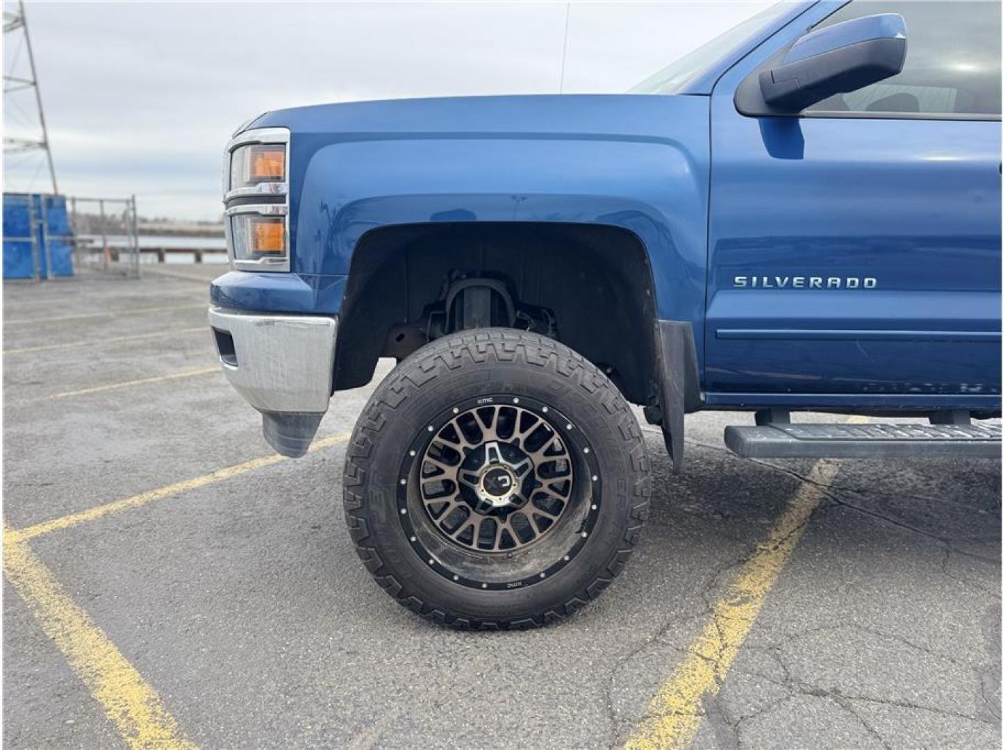 2015 Blue /No Color Chevrolet Silverado 1500 Crew Cab (3GCUKREC8FG) with an V8, EcoTec3, 5.3 Liter engine, Auto, 6-Spd HD Overdrive transmission, located at 607 W Columbia Drive, Kennewick, WA, 99336, (509) 987-1069, 46.216743, -119.126404 - Photo#13