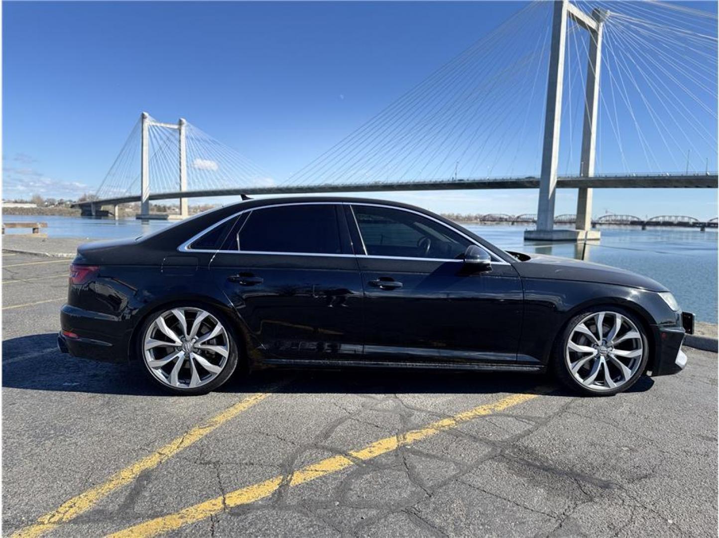 2018 Black /No Color Audi A4 (WAUENAF4XJA) with an 4-Cyl, Turbo, 2.0 Liter engine, Auto, 7-Spd S tronic transmission, located at 607 W Columbia Drive, Kennewick, WA, 99336, (509) 987-1069, 46.216743, -119.126404 - Photo#11