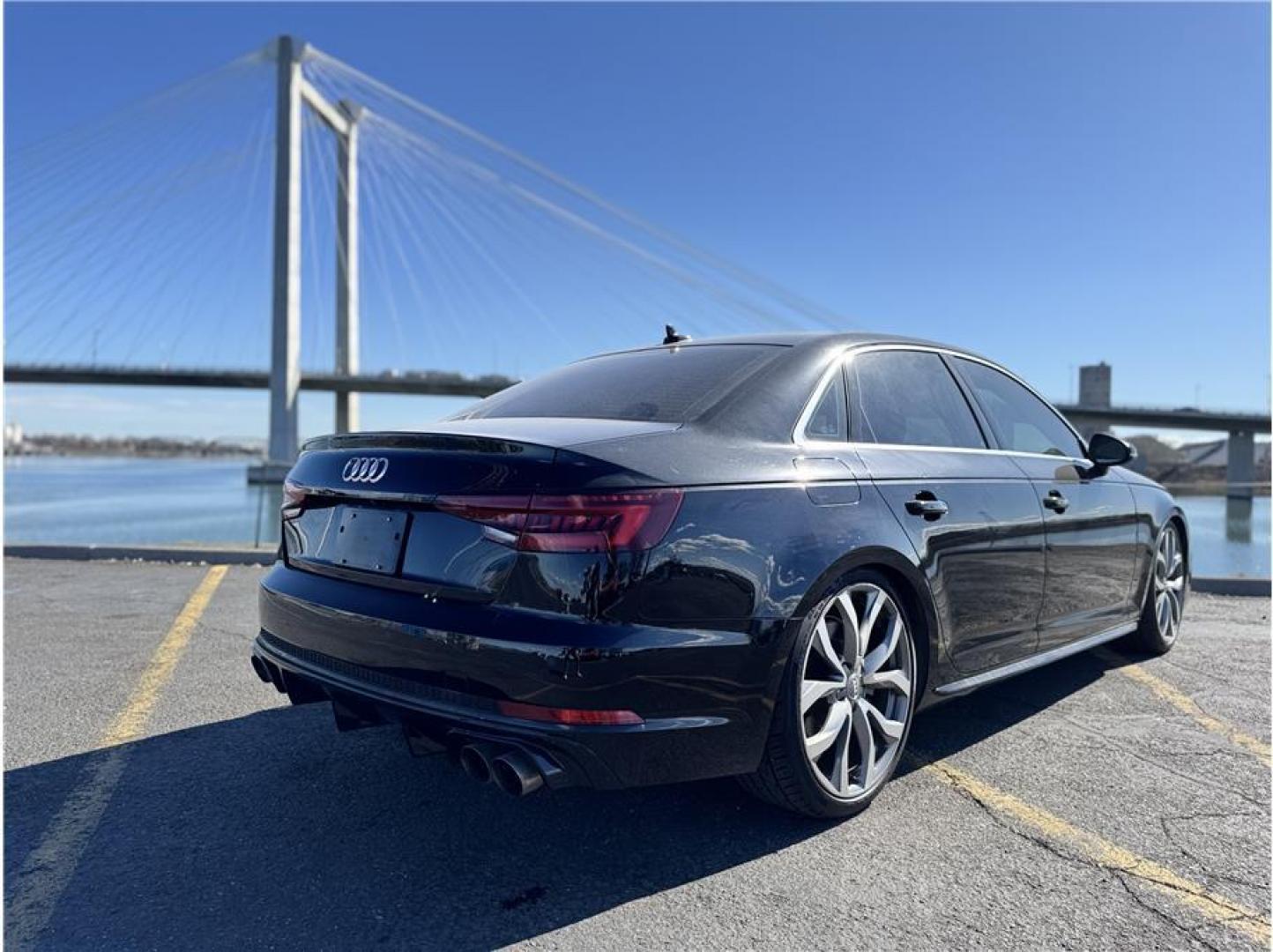 2018 Black /No Color Audi A4 (WAUENAF4XJA) with an 4-Cyl, Turbo, 2.0 Liter engine, Auto, 7-Spd S tronic transmission, located at 607 W Columbia Drive, Kennewick, WA, 99336, (509) 987-1069, 46.216743, -119.126404 - Photo#12