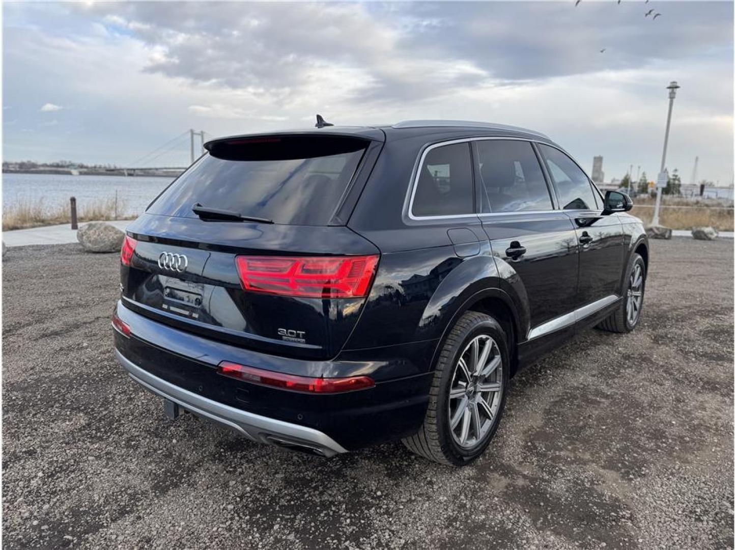 2017 Black /No Color Audi Q7 (WA1LAAF78HD) with an V6, Sprchrgd, 3.0L engine, Auto, 8-Spd Tiptronic transmission, located at 607 W Columbia Drive, Kennewick, WA, 99336, (509) 987-1069, 46.216743, -119.126404 - Photo#11