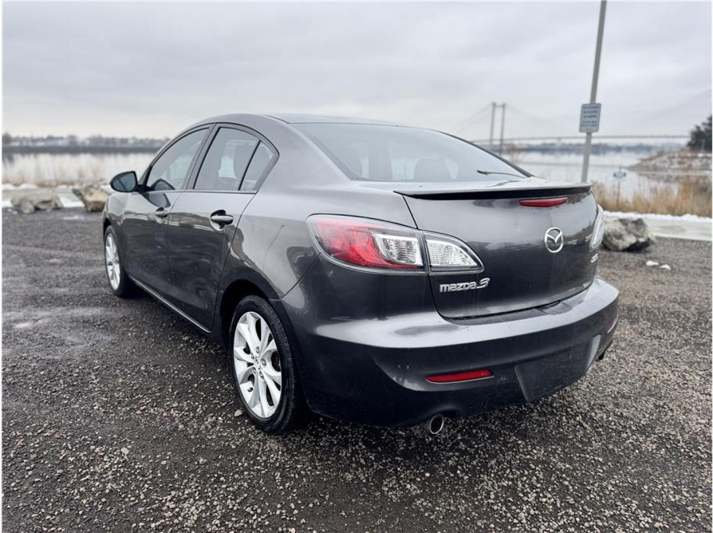 2011 Gray /No Color Mazda MAZDA3 (JM1BL1U69B1) with an 4-Cyl, 2.5 Liter engine, Automatic, 5-Spd w/Overdrive and Manual Mode transmission, located at 607 W Columbia Drive, Kennewick, WA, 99336, (509) 987-1069, 46.216743, -119.126404 - Photo#12