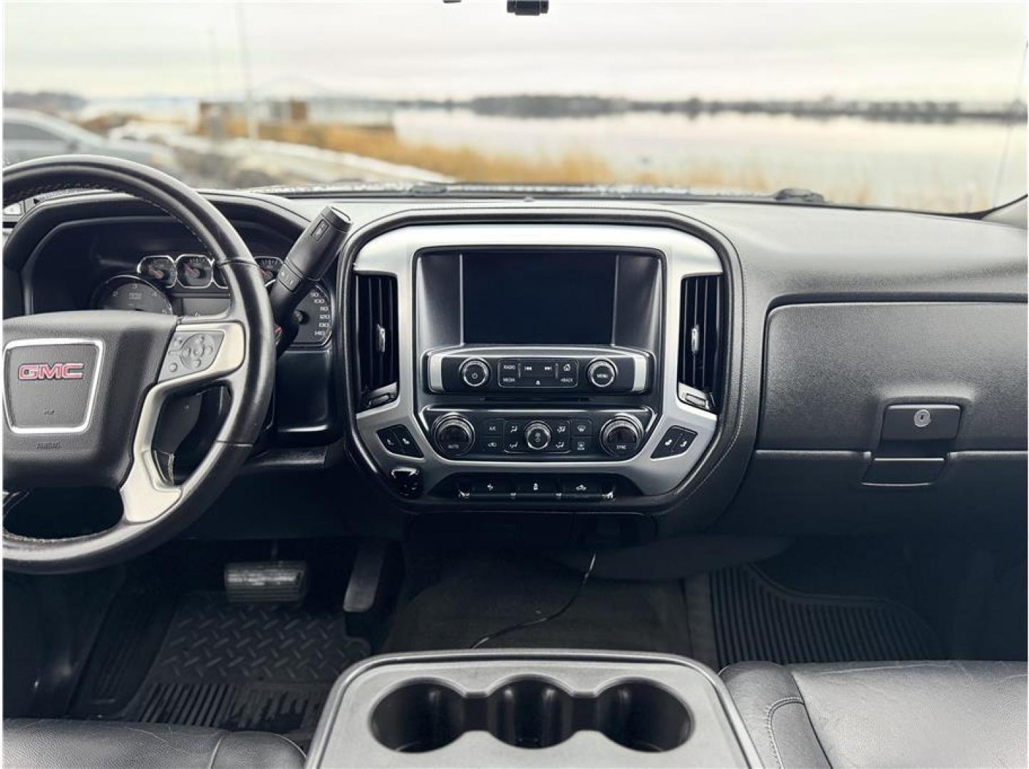 2015 Black /No Color GMC Sierra 1500 Crew Cab (3GTP1VEC9FG) with an V8, EcoTec3, 5.3 Liter engine, Auto, 6-Spd HD Overdrive transmission, located at 607 W Columbia Drive, Kennewick, WA, 99336, (509) 987-1069, 46.216743, -119.126404 - Photo#5